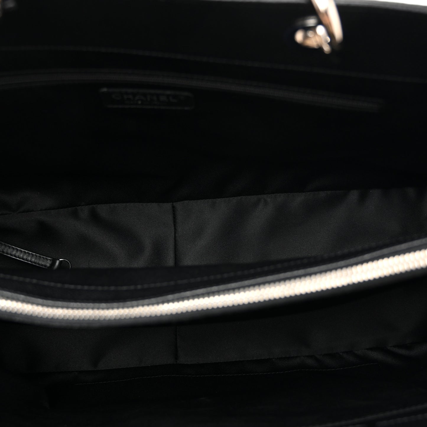 Caviar Quilted XL Grand Shopping Tote GST Black