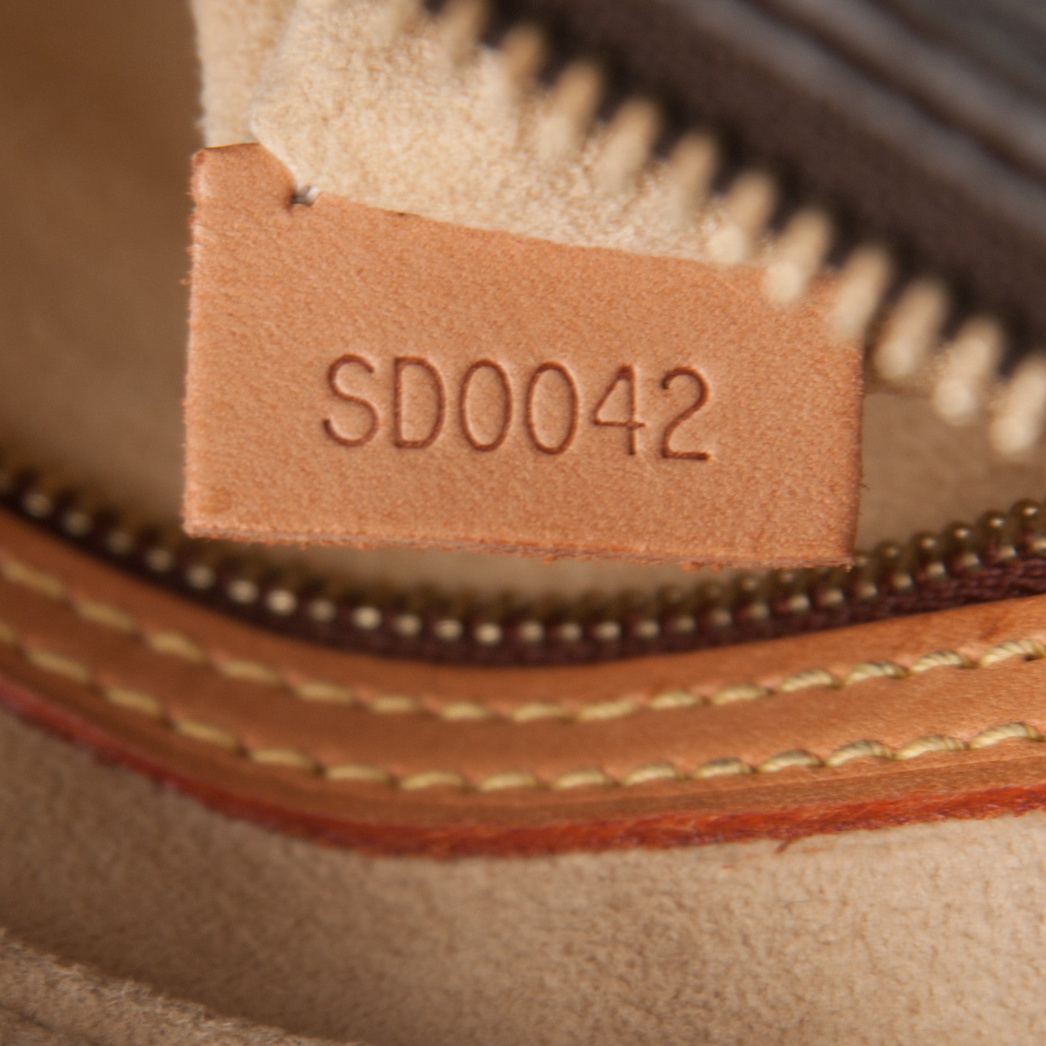 Louis Vuitton Monogram Looping MM 7 of 7