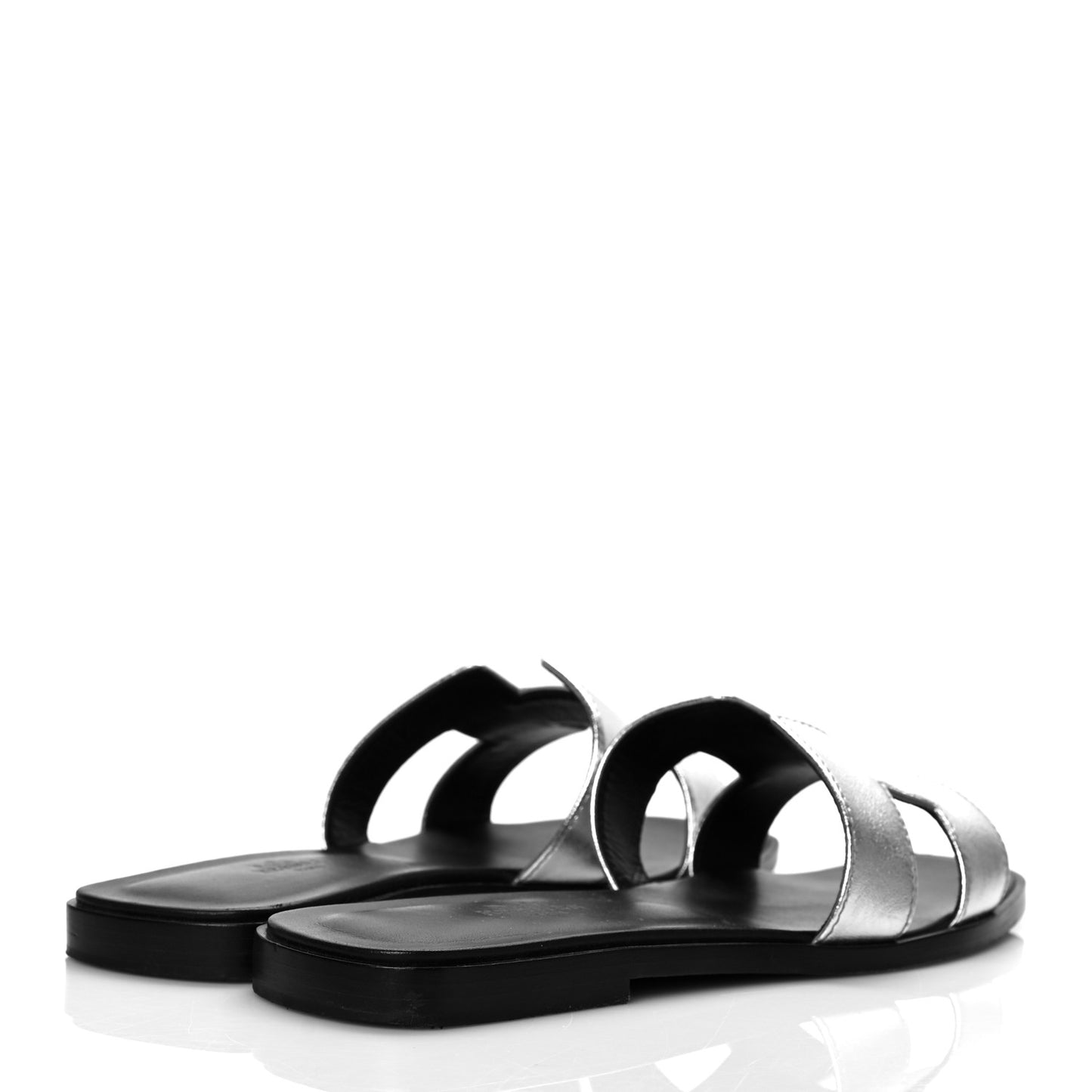 Metallic Epsom Oran Sandals 37 Gris Argente