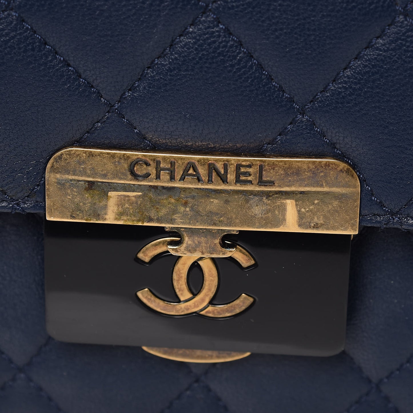 Sheepskin Quilted Large Beauty Lock Flap Navy Blue