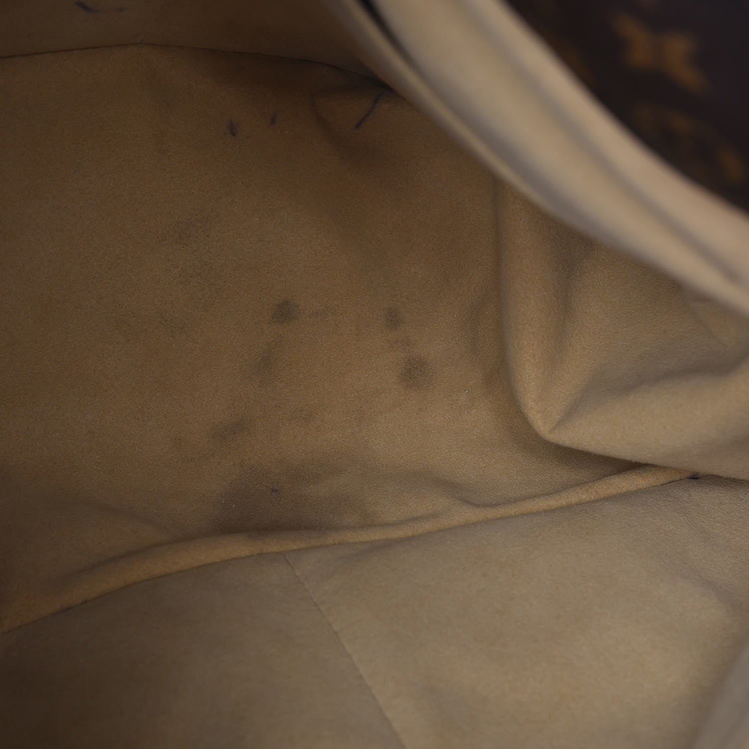 Louis Vuitton Monogram Artsy MM 6 of 9