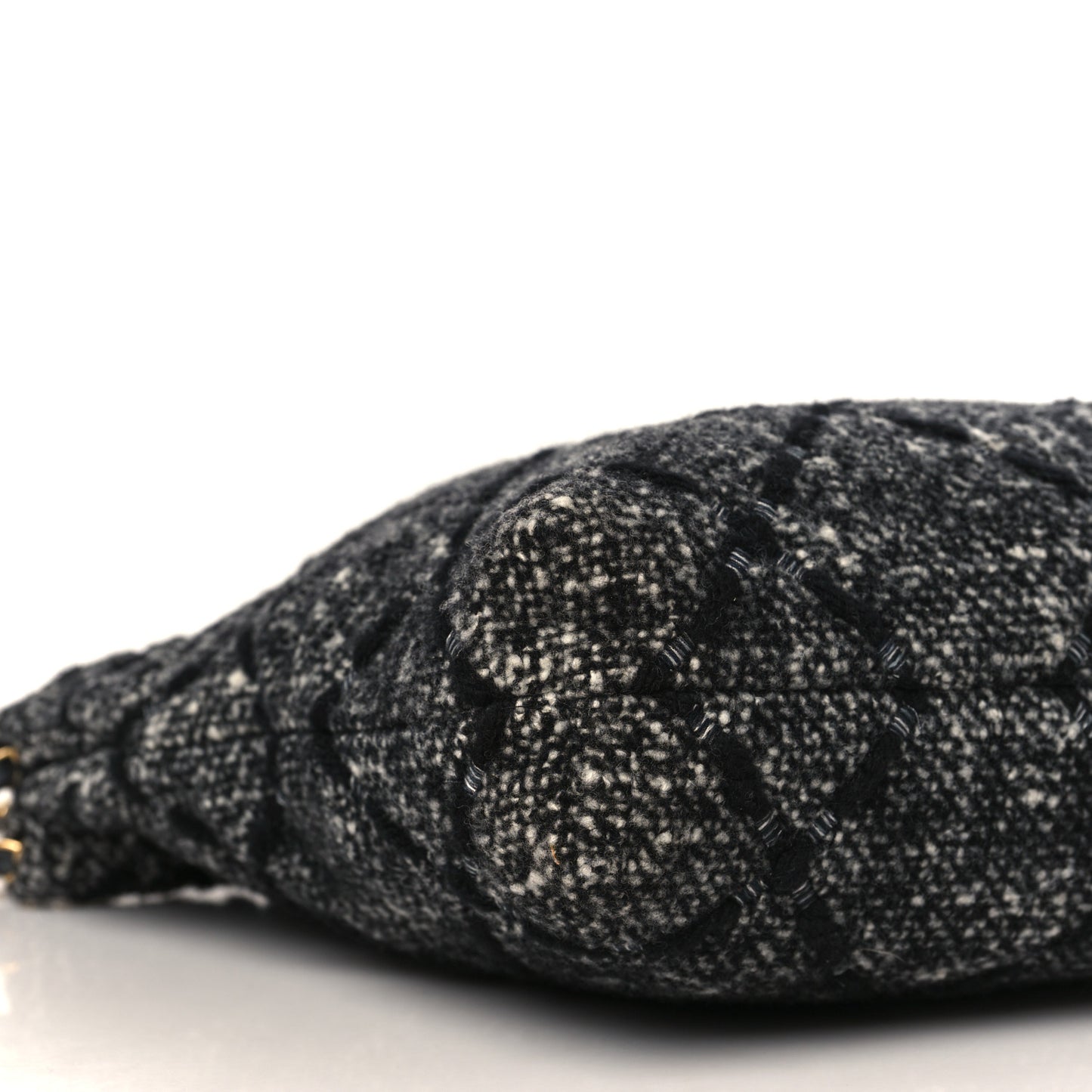 Tweed Quilted Chanel 22 Black Ecru
