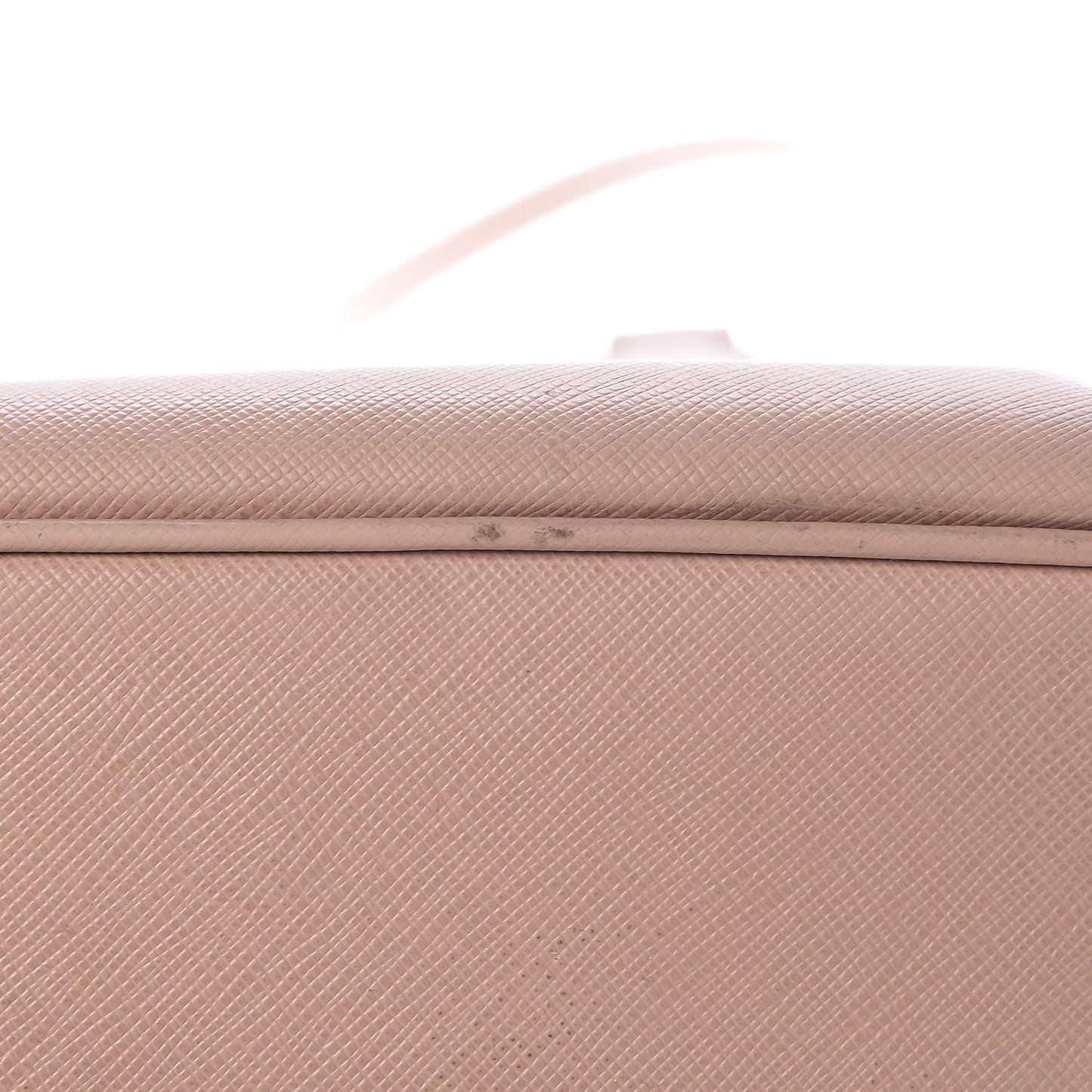 Saffiano Lux Medium Tote Cammeo