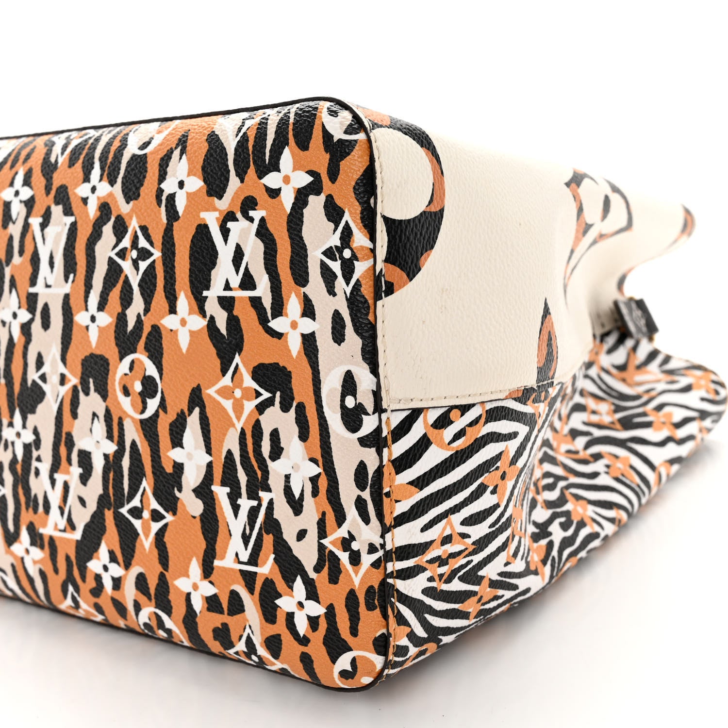 Louis Vuitton Monogram Giant Jungle NéoNoé Ivory 9 of 9