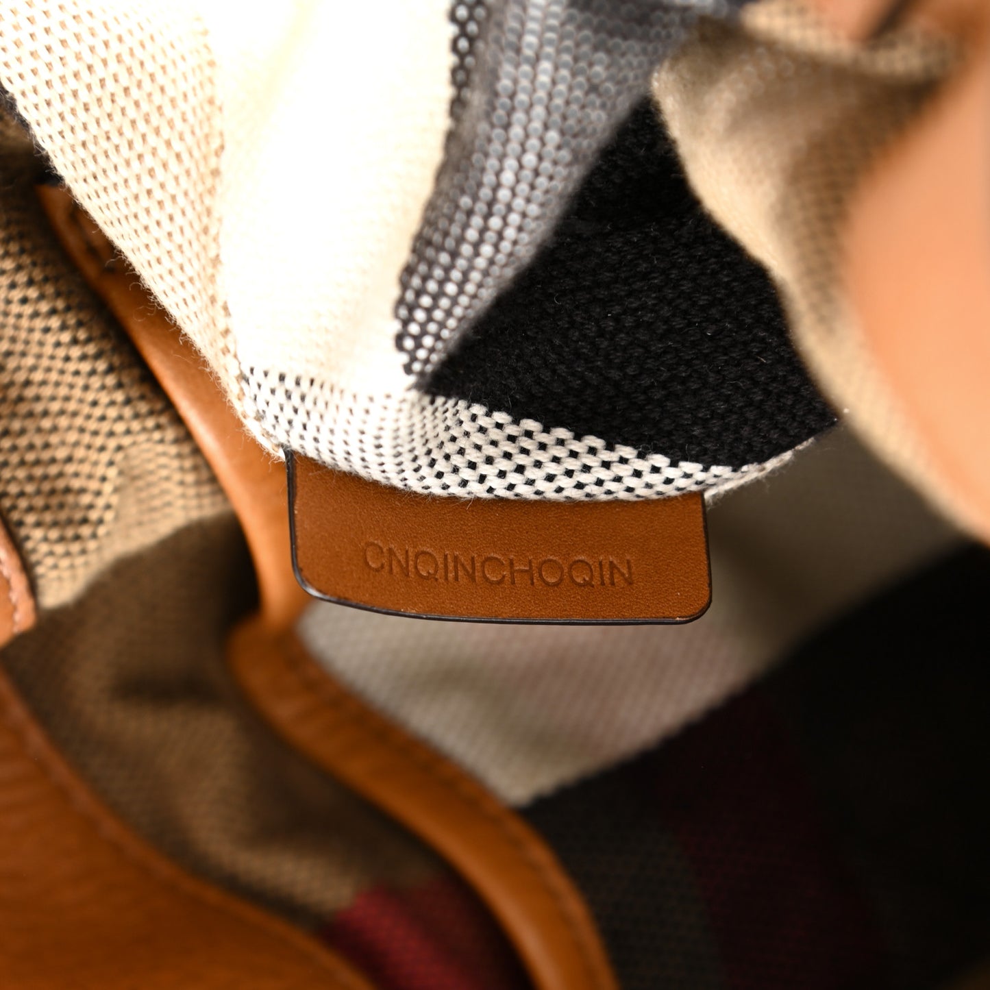 Grainy Calfskin House Check Small Maidstone Saddle Brown