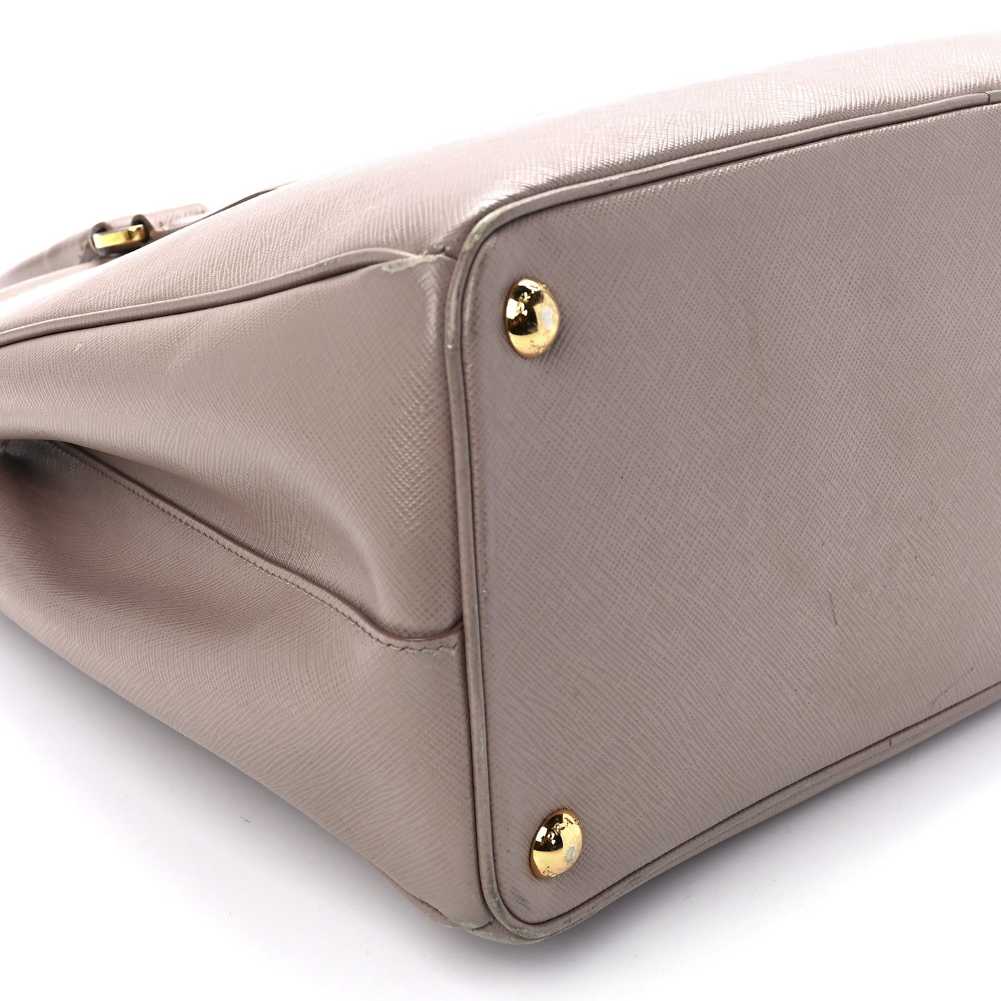 Saffiano Lux Medium Tote Cammeo