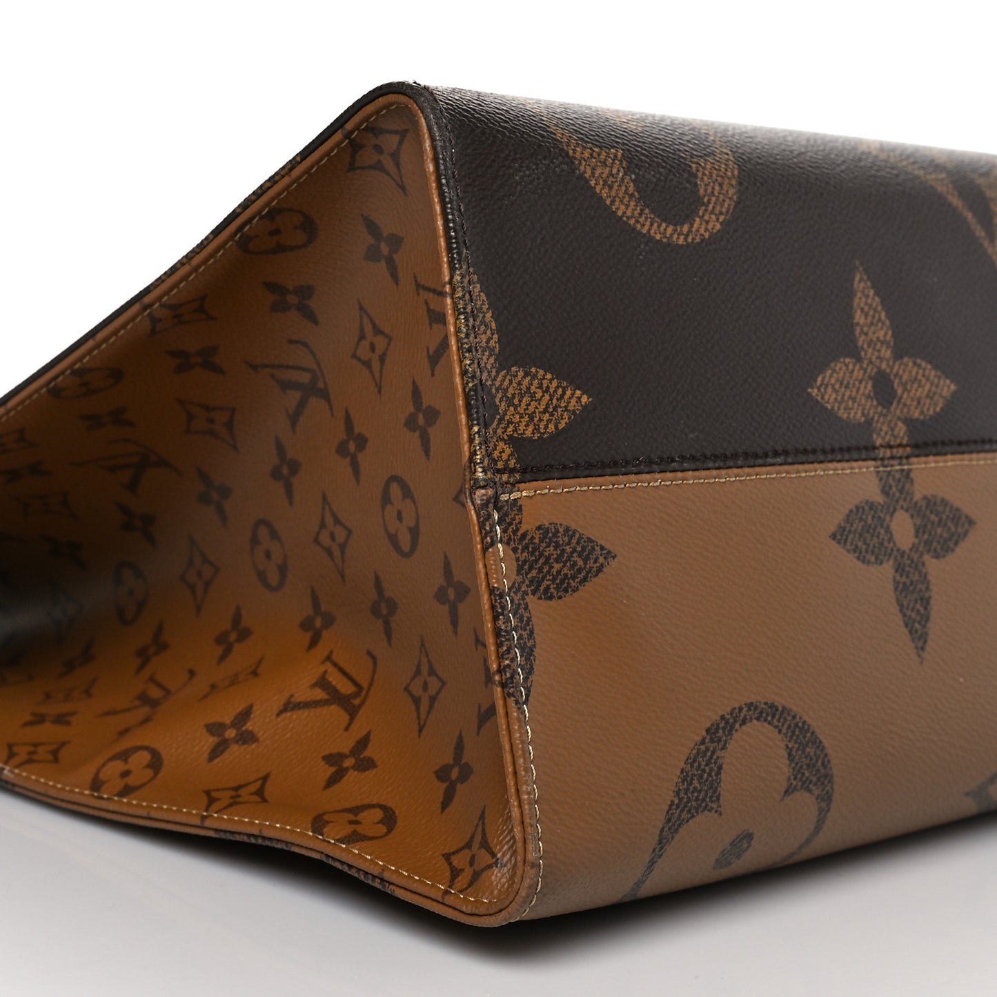 Reverse Monogram Giant Onthego GM