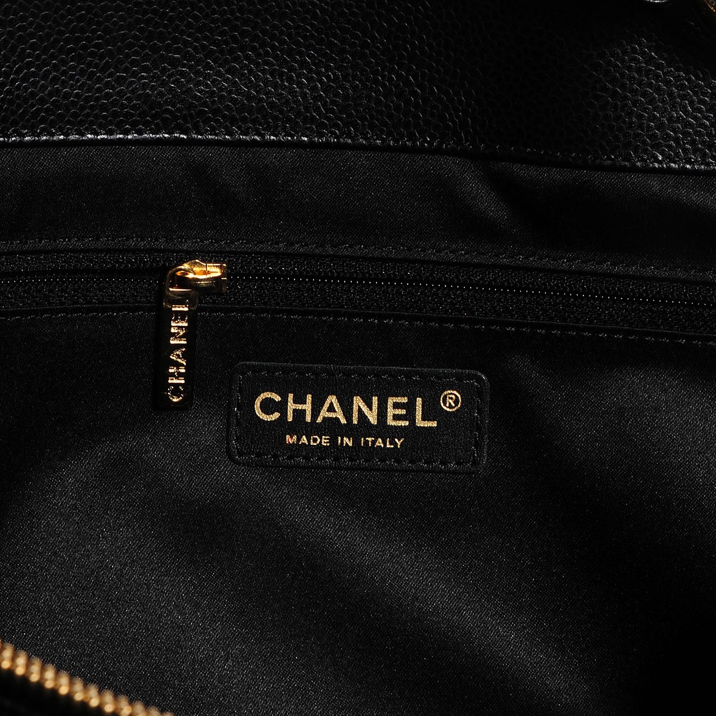 Caviar XL Grand Shopping Tote GST Black