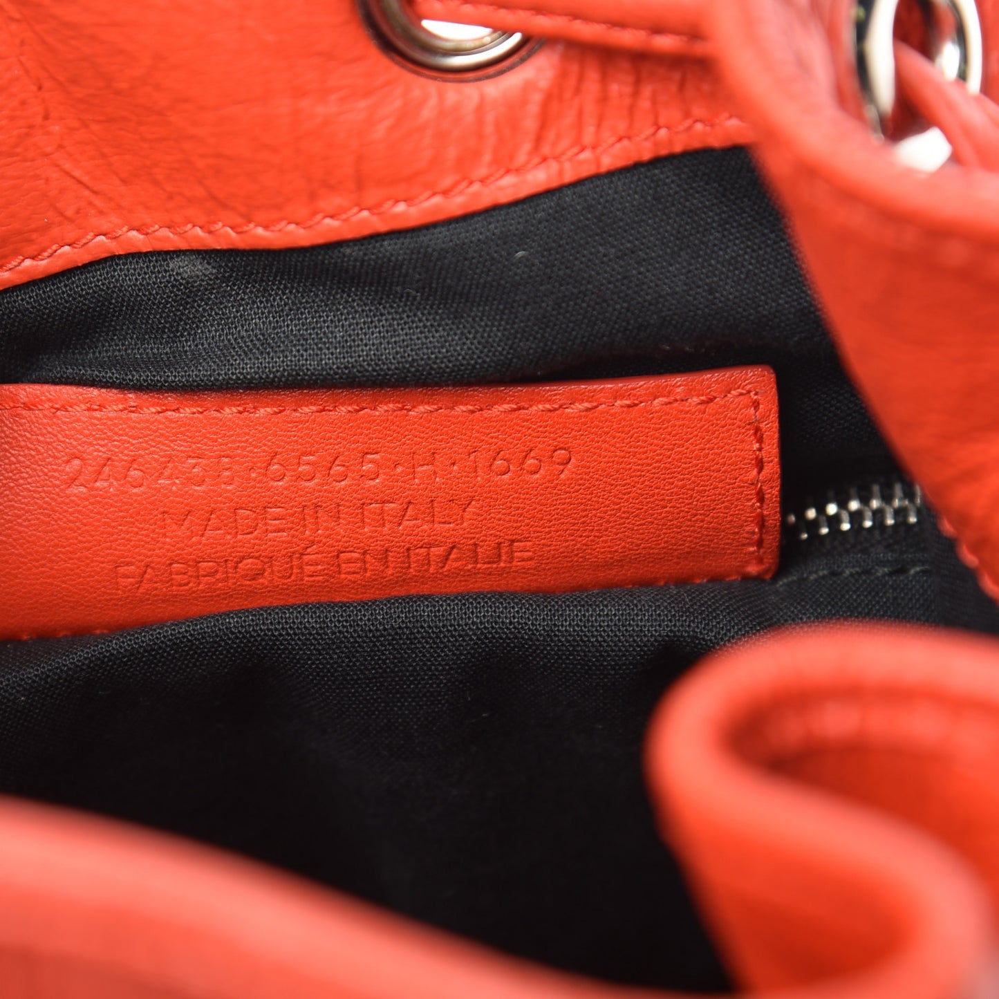 Matte Goatskin Rubber Covered Classic Hardware Mini Pompon Rouge Coquelicot Rouge Braise