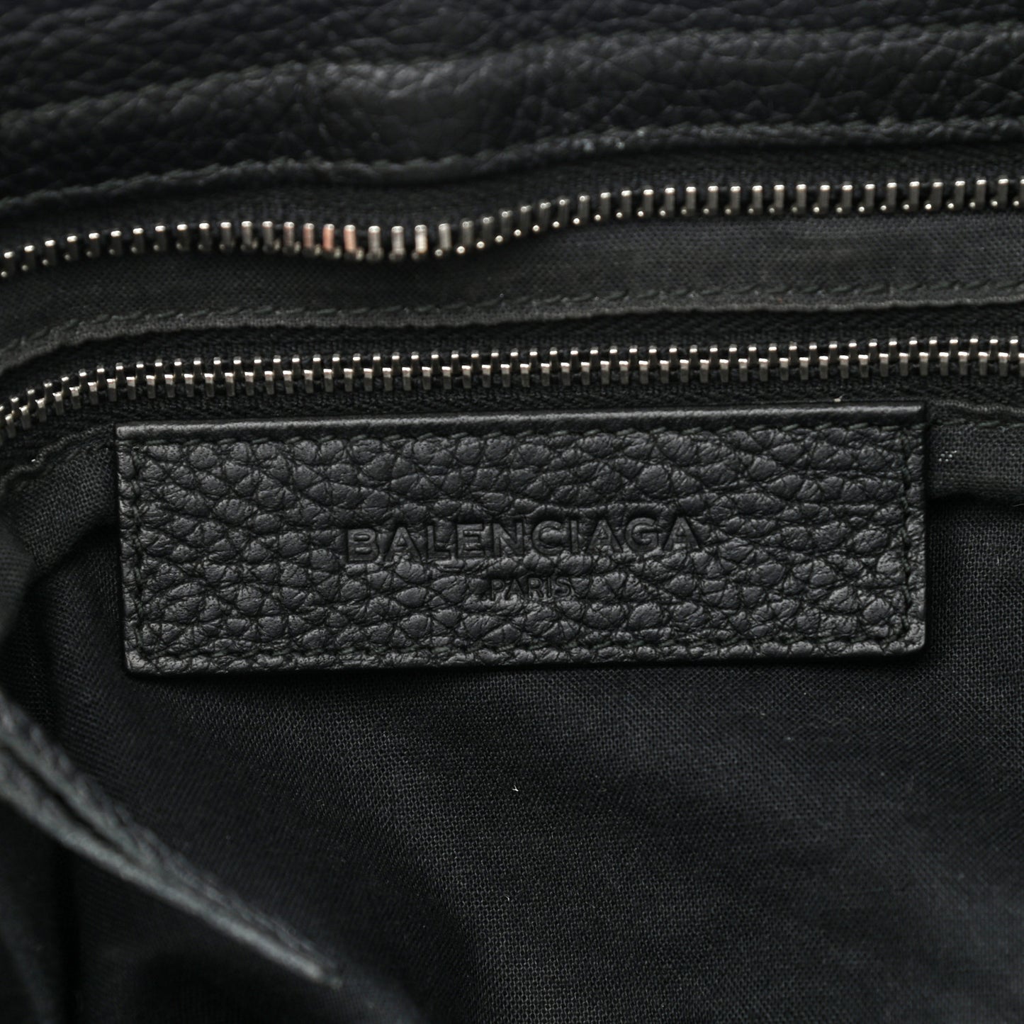 Vibrato Calfskin Classic Silver Hardware City Black