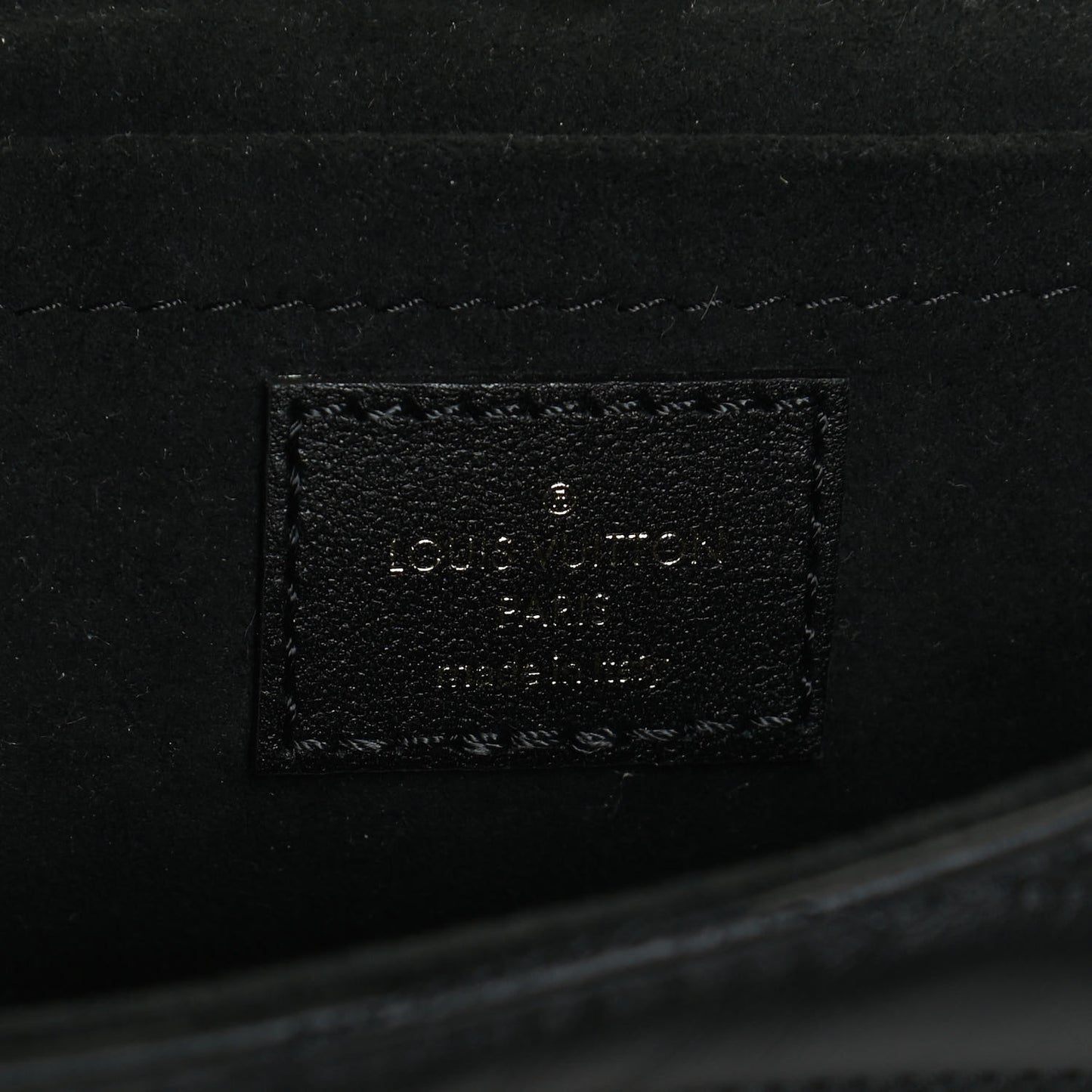 Calfskin New Wave Chain PM Black