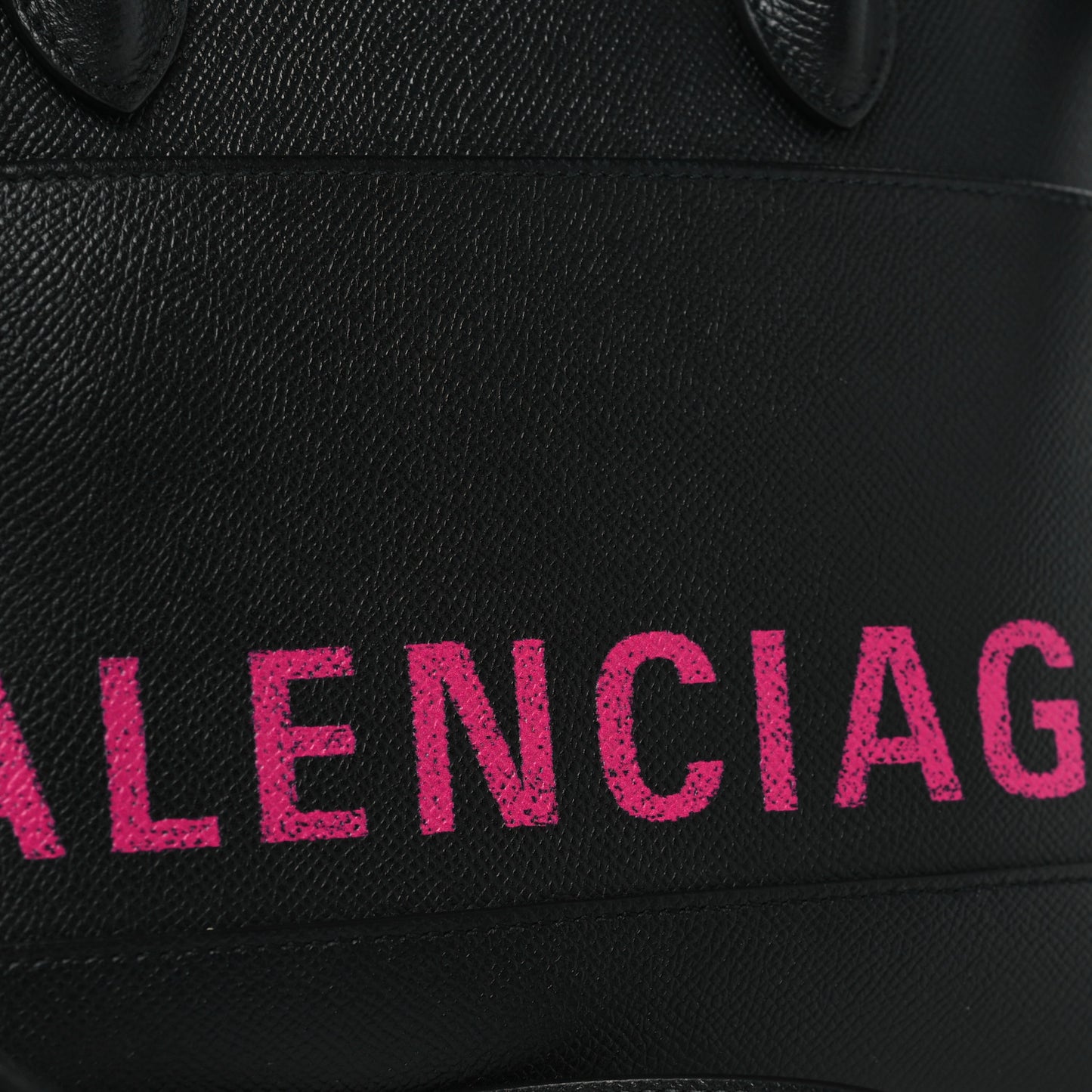 Signature Grained Calfskin Logo S Ville Top Handle Bag Black Rose Shocking