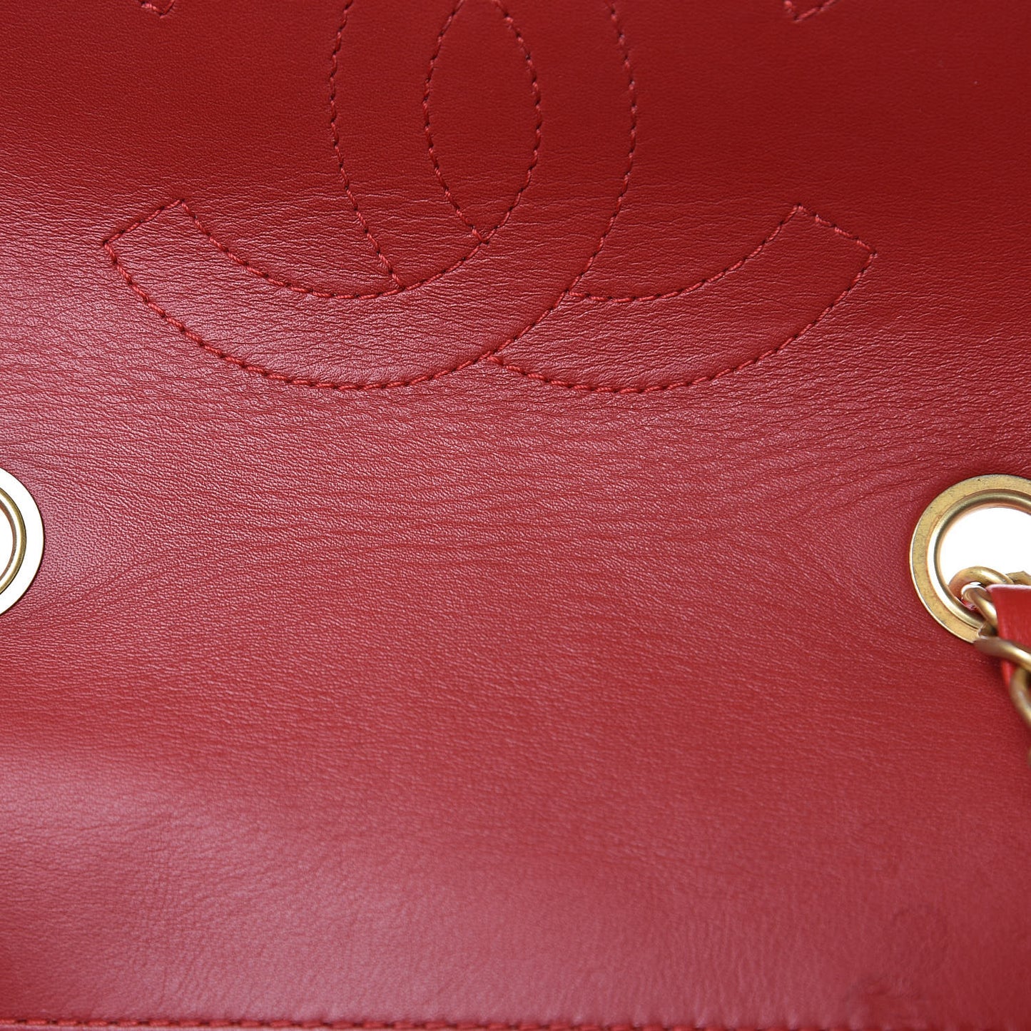 Caviar Quilted Medium CC Filigree Flap Red