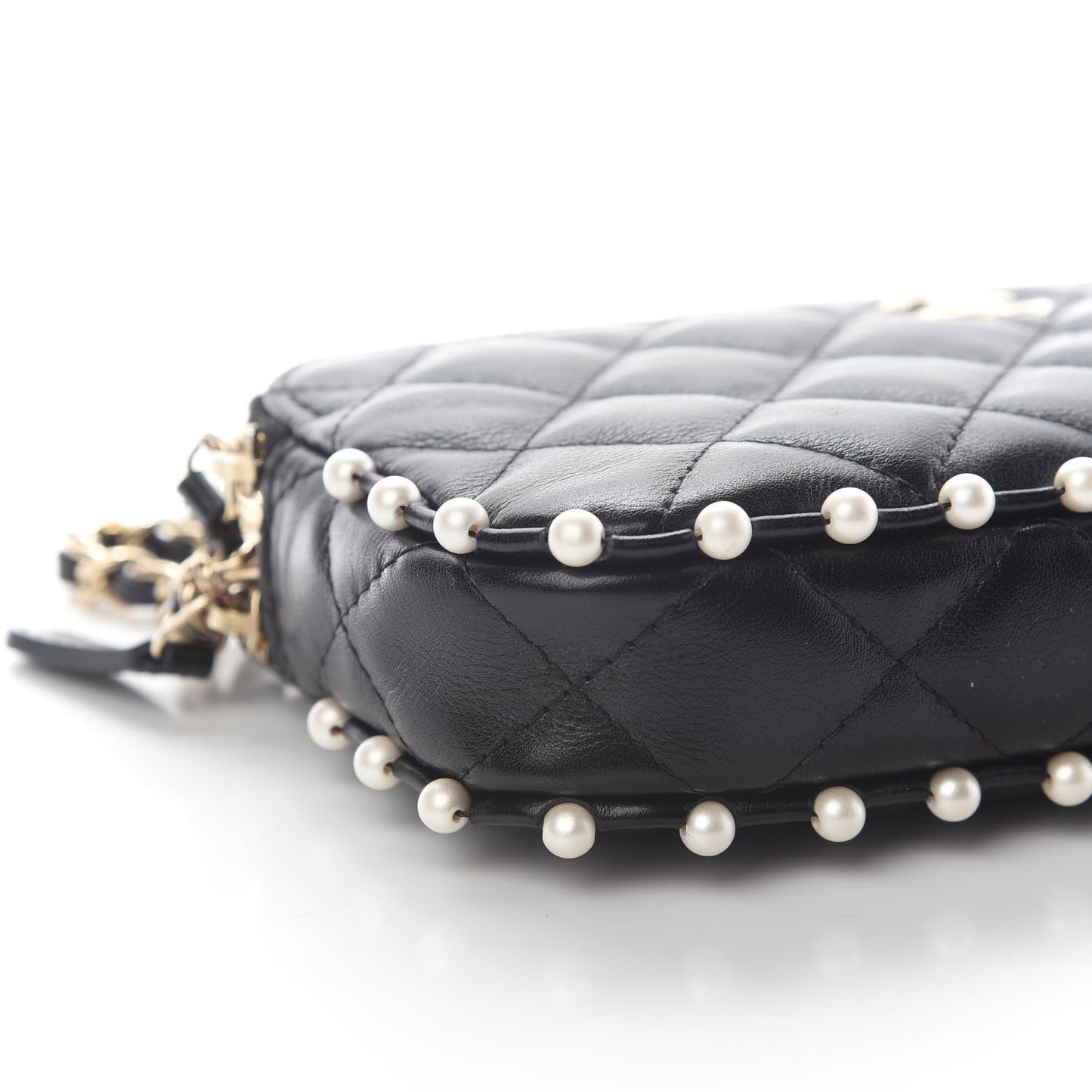 Calfskin Quilted Pearl Small Clutch With Chain Black