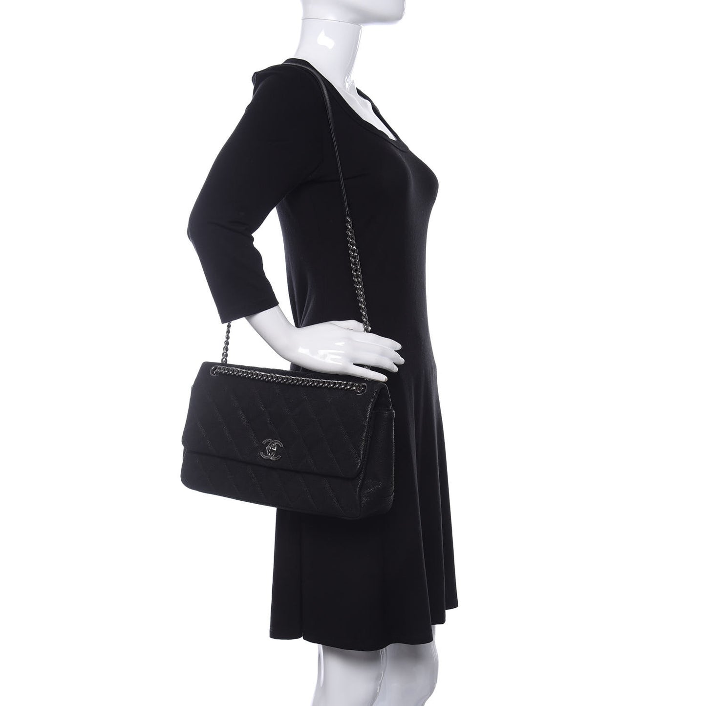 Iridescent Caviar Quilted Medium Lady Pearly Flap Black