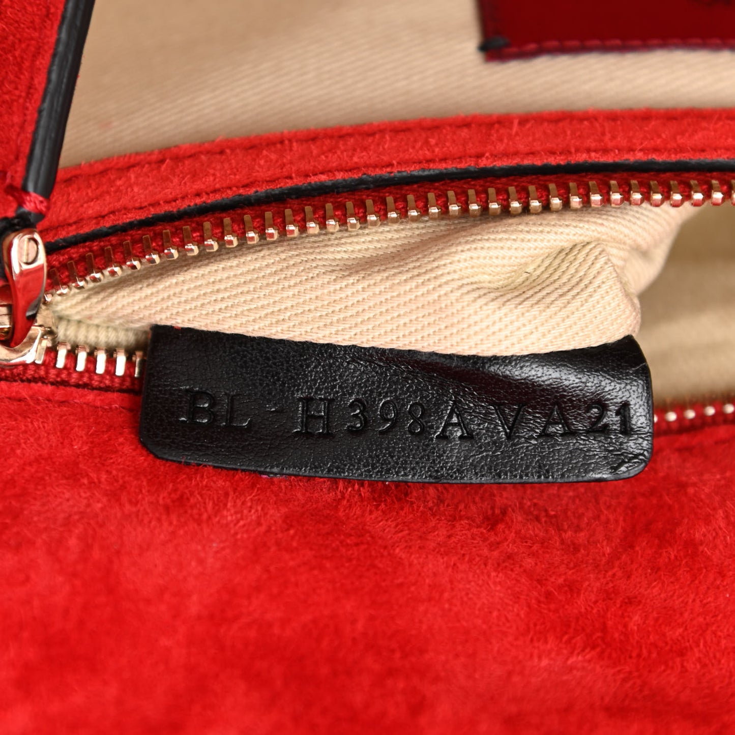 Patent Monochrome Medium Glam Lock Rockstud Flap Rosso Valentino