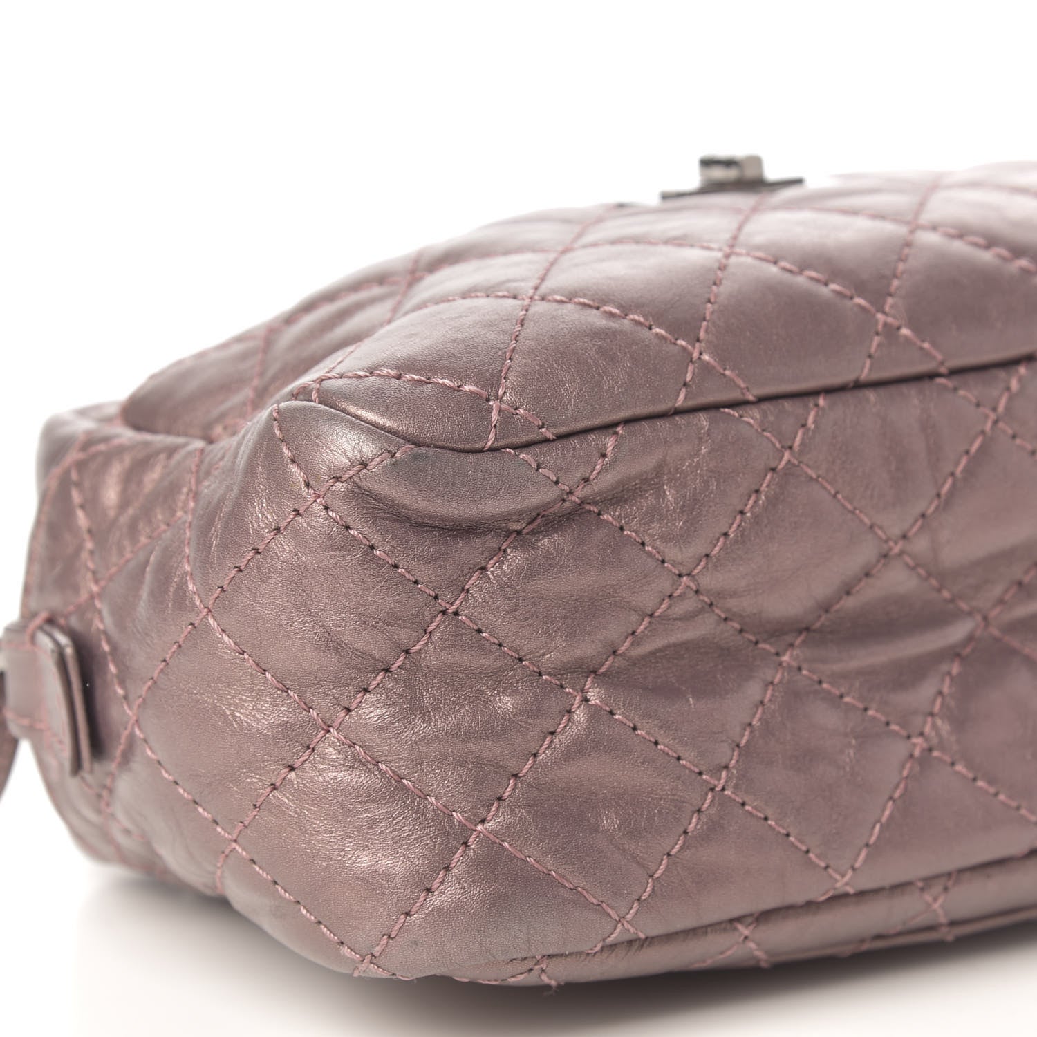 Chanel Metallic Aged Calfskin Quilted Small Reissue Camera Case Rose Fonce 4 of 8