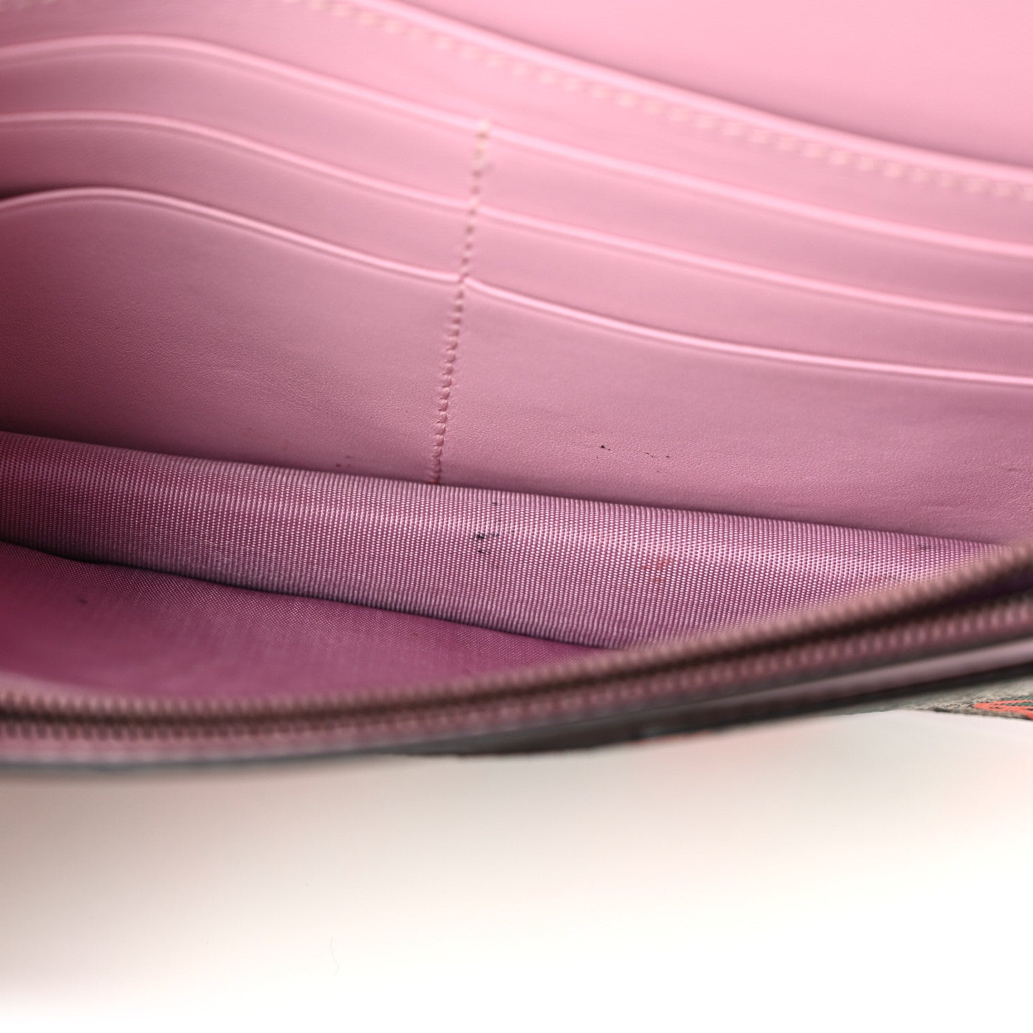 Gucci GG Supreme Monogram Strawberry Chain Wallet 9 of 9