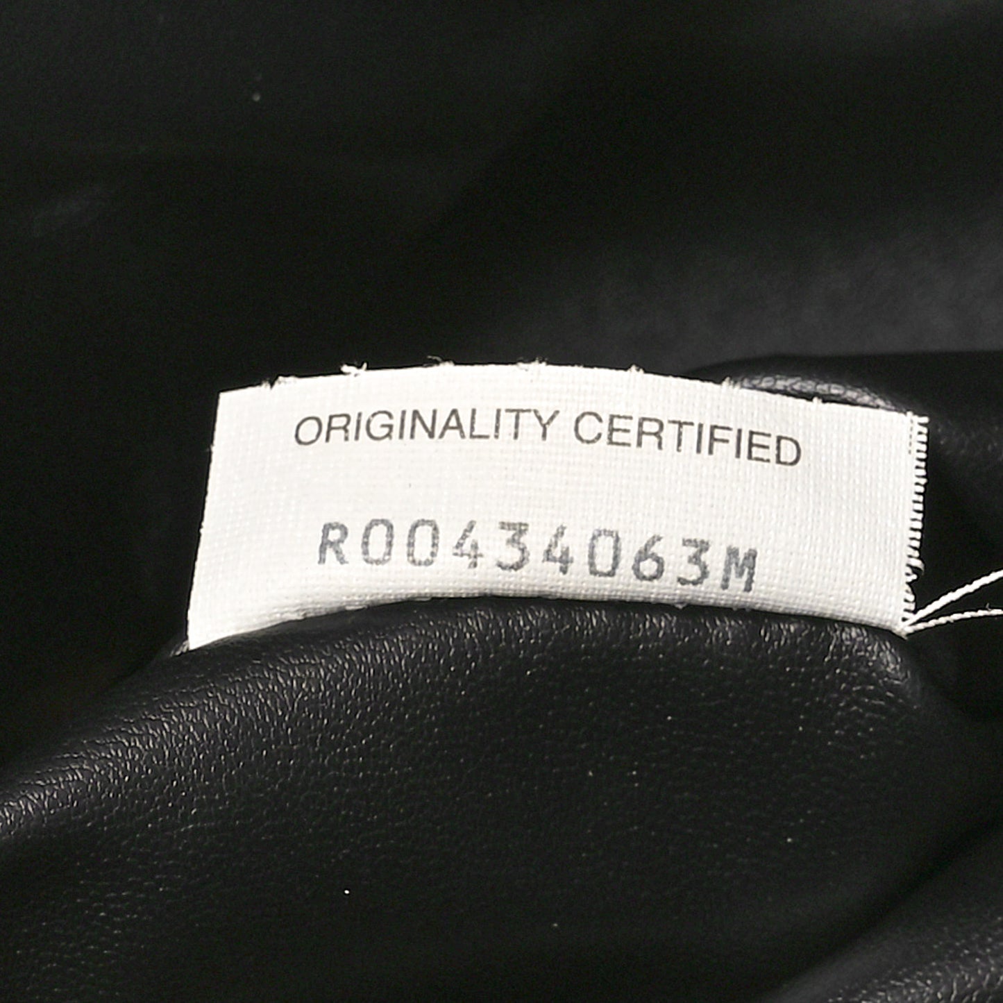 Silky Calfskin Large Hop Black