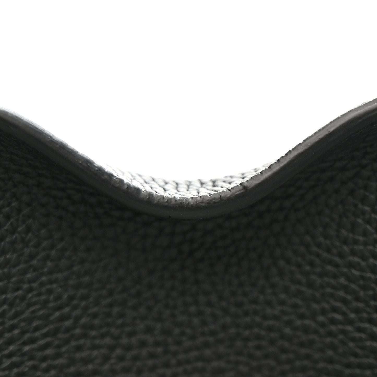 Grained Calfskin Soft Margaux 17 Black