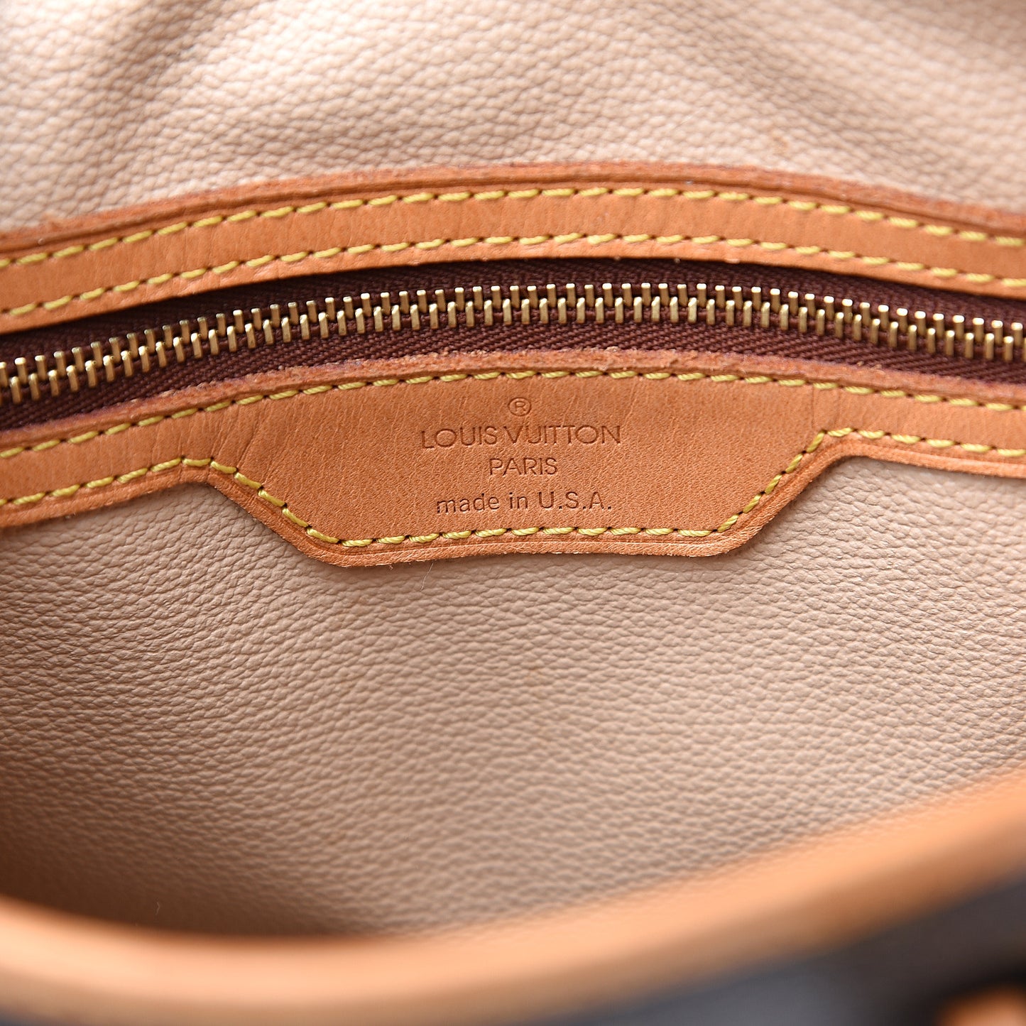 Monogram Petit Bucket 23