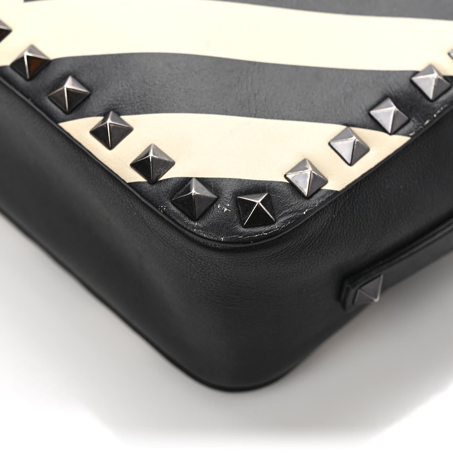 Valentino Garavani Vitello Chevron Rockstud Camera Crossbody Bag Light Ivory Black 11 of 12