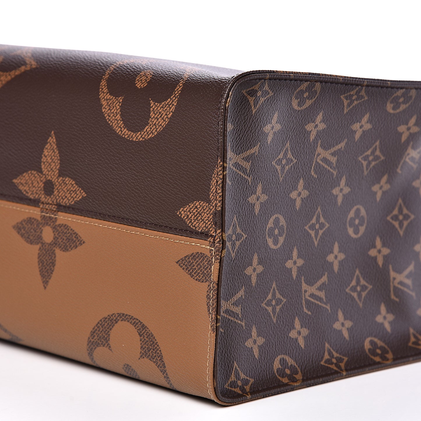Reverse Monogram Giant Onthego GM
