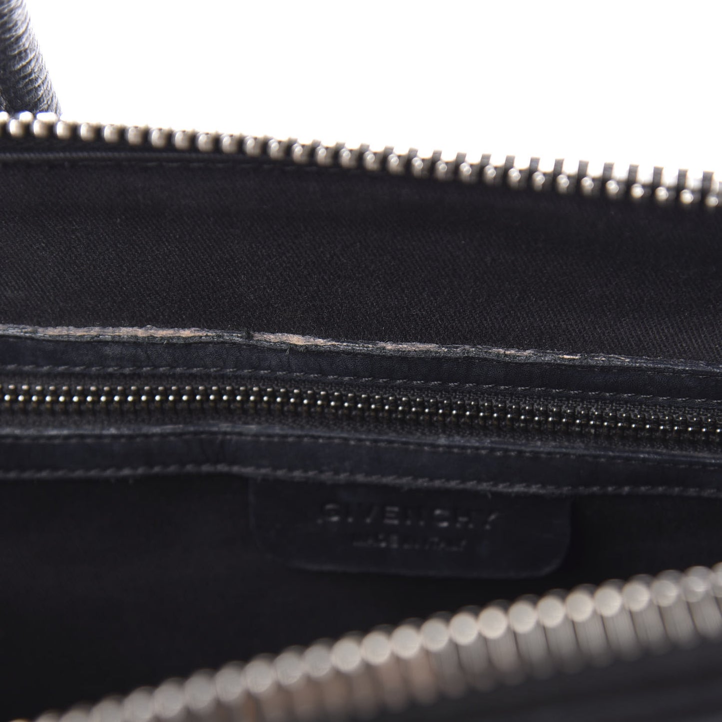 Sugar Goatskin Medium Antigona Black