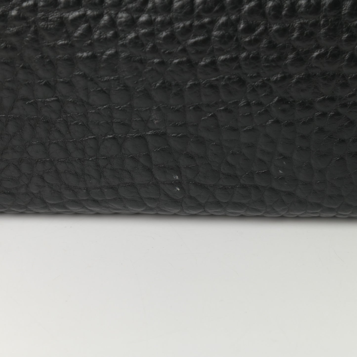 Signature Grain Large Mildenhall Shoulder Bag Black