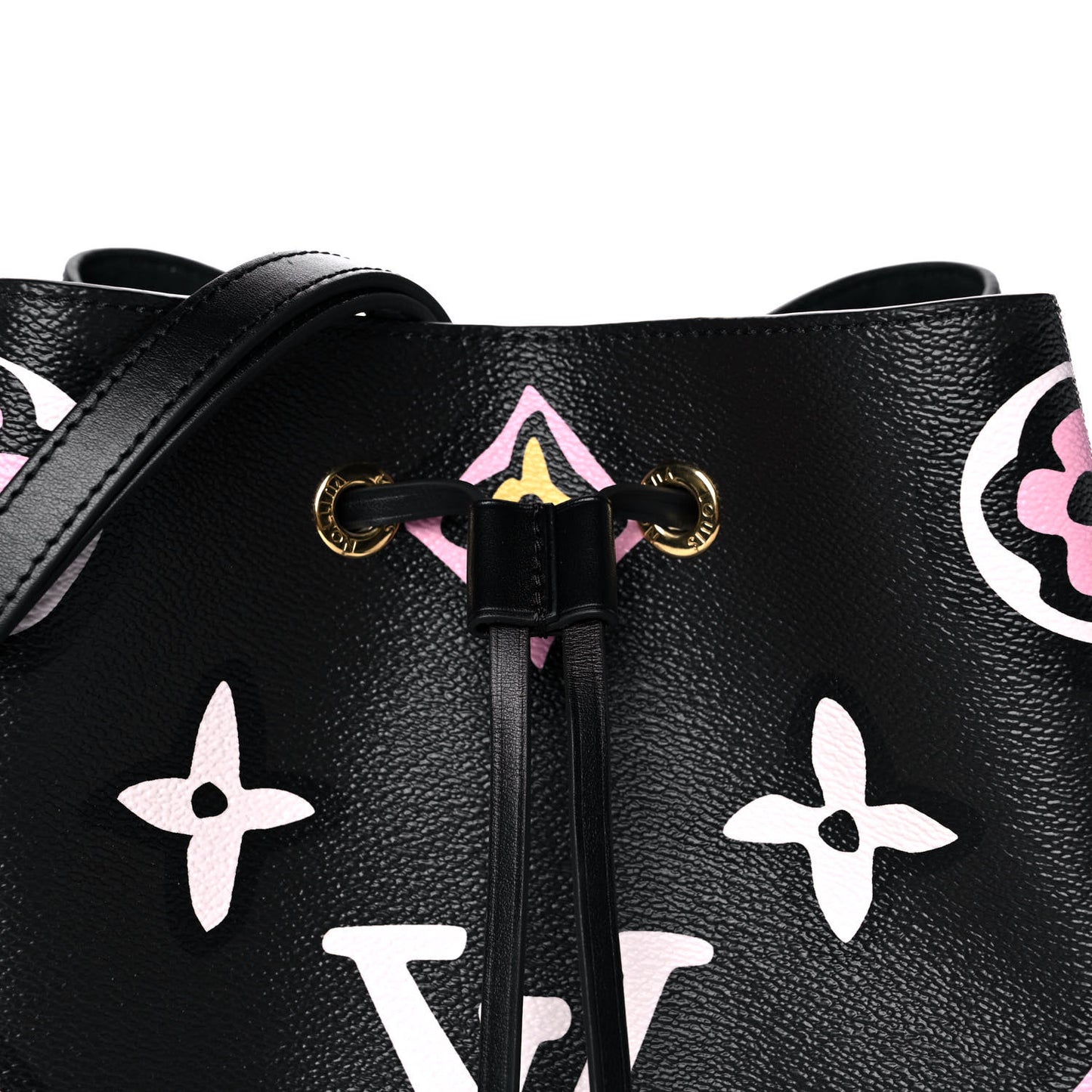 Monogram Giant Wild At Heart Neonoe MM Black