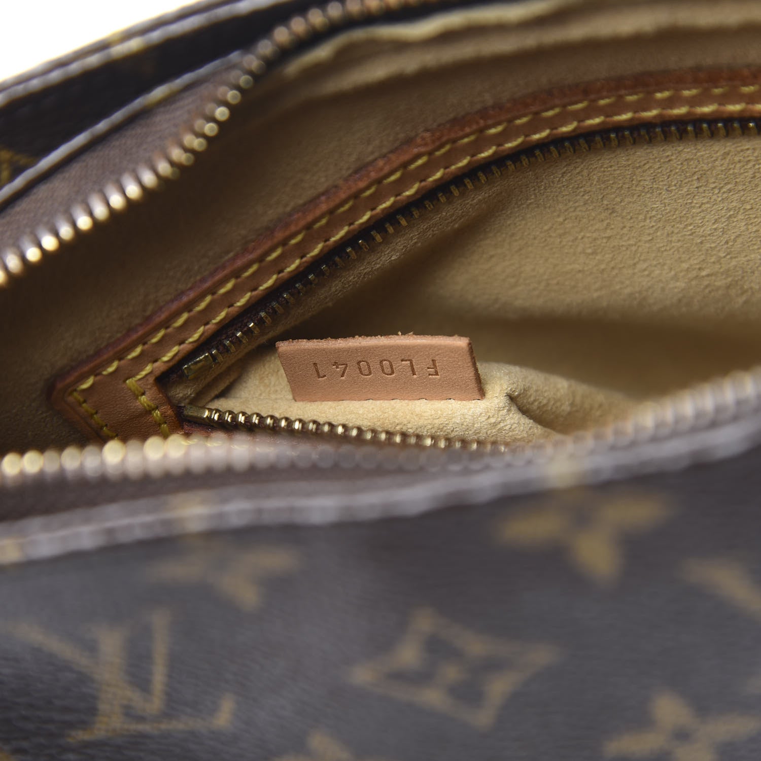 Louis Vuitton Monogram Looping MM 7 of 11