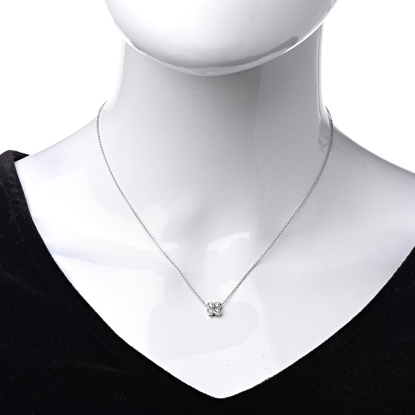 Platinum Diamond .22ctw Flower Pendant Necklace