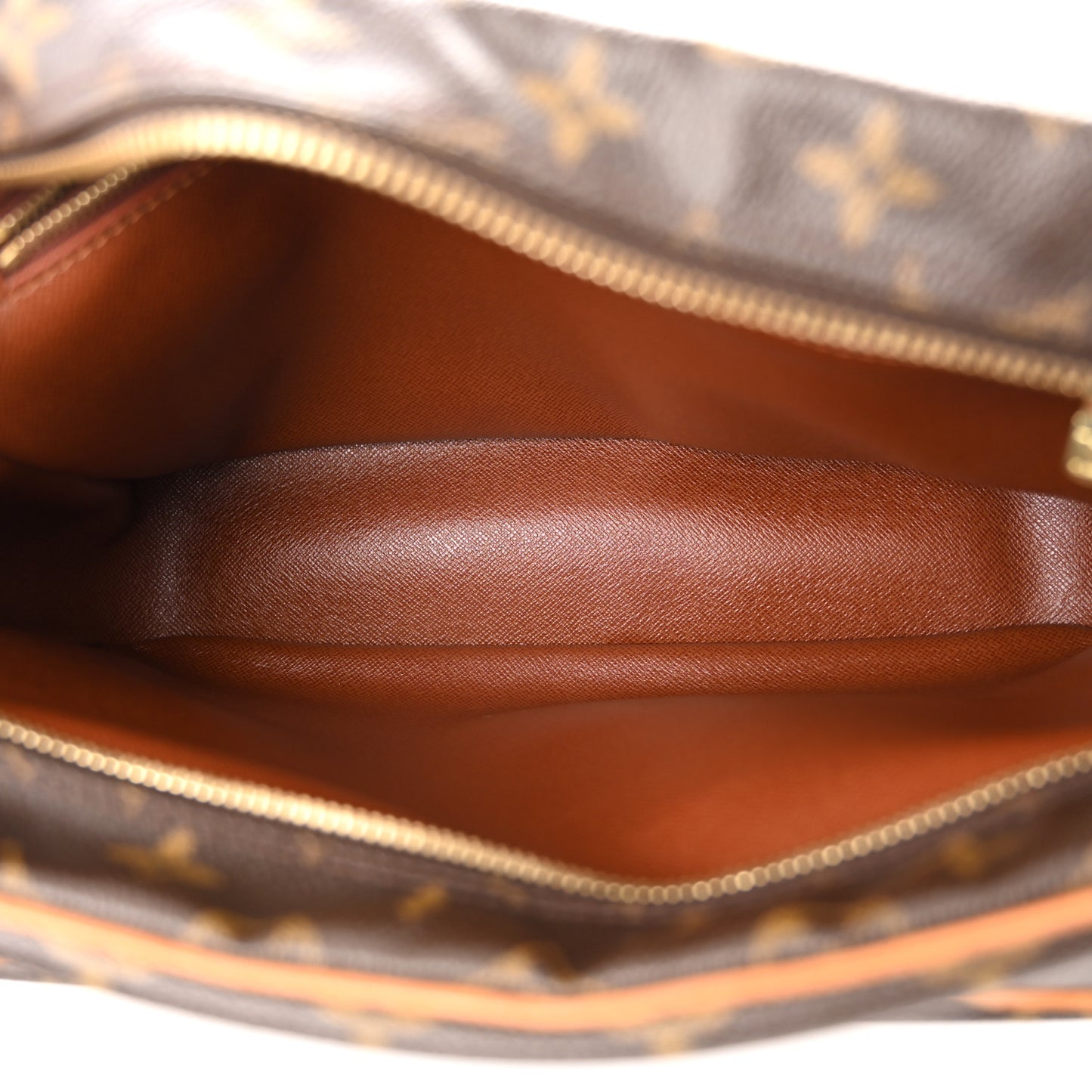 Monogram Nil 28