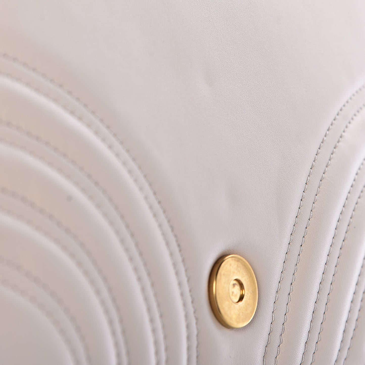 Calfskin Matelasse Pearly GG Marmont Chain Belt Bag Mystic White