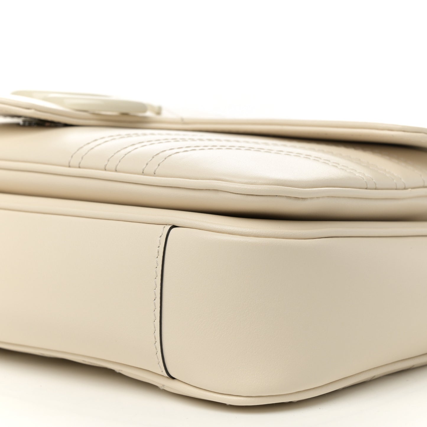 Calfskin Matelasse Monochrome GG Marmont Crossbody Shoulder Bag White