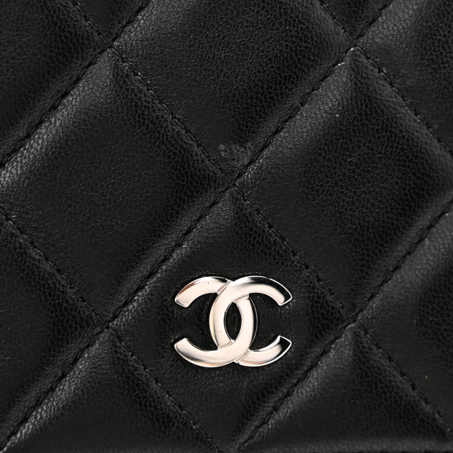 Lambskin Quilted Wallet On Chain WOC Black