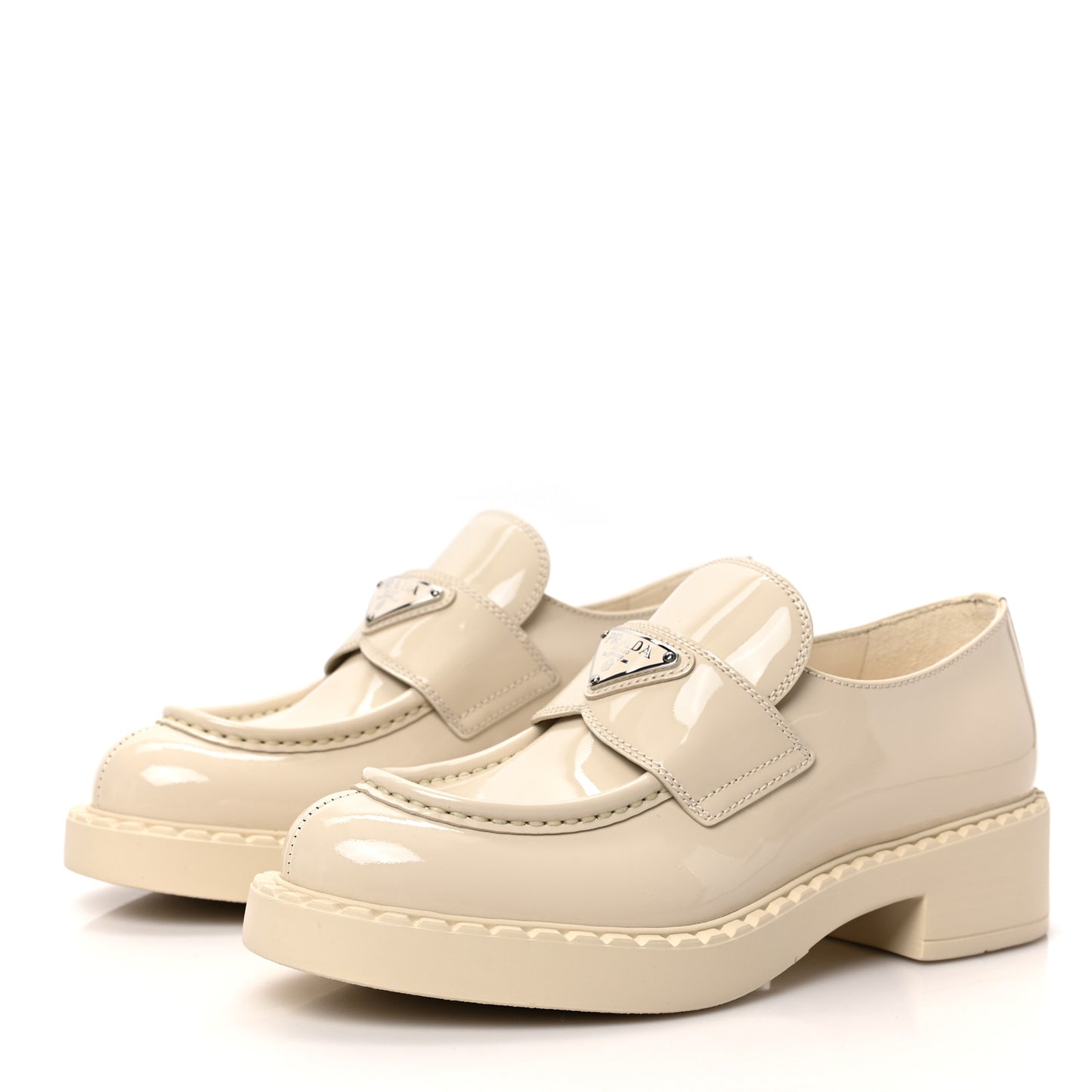 Vernice Metal Triangle Logo 50mm Loafers 37 Avorio