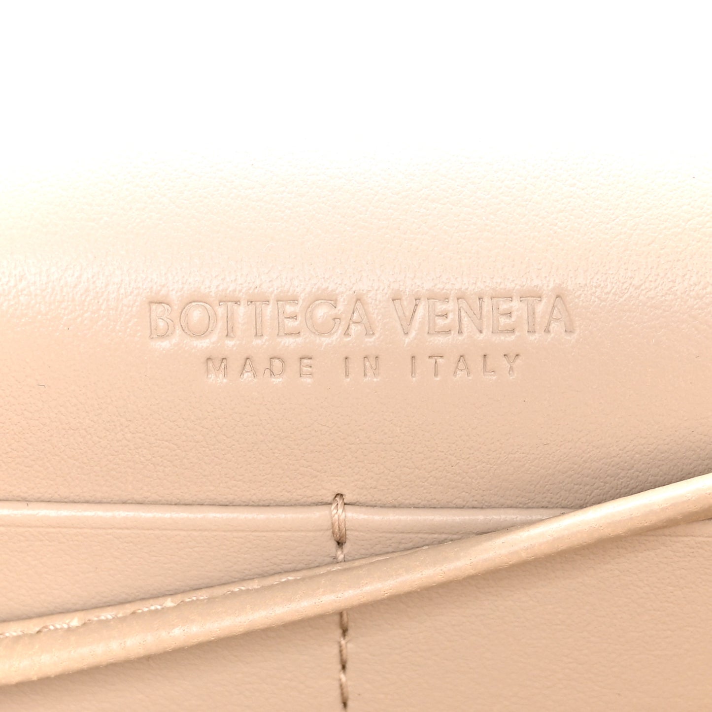 Nappa Intrecciato Andiamo Pouch On Strap Ecru