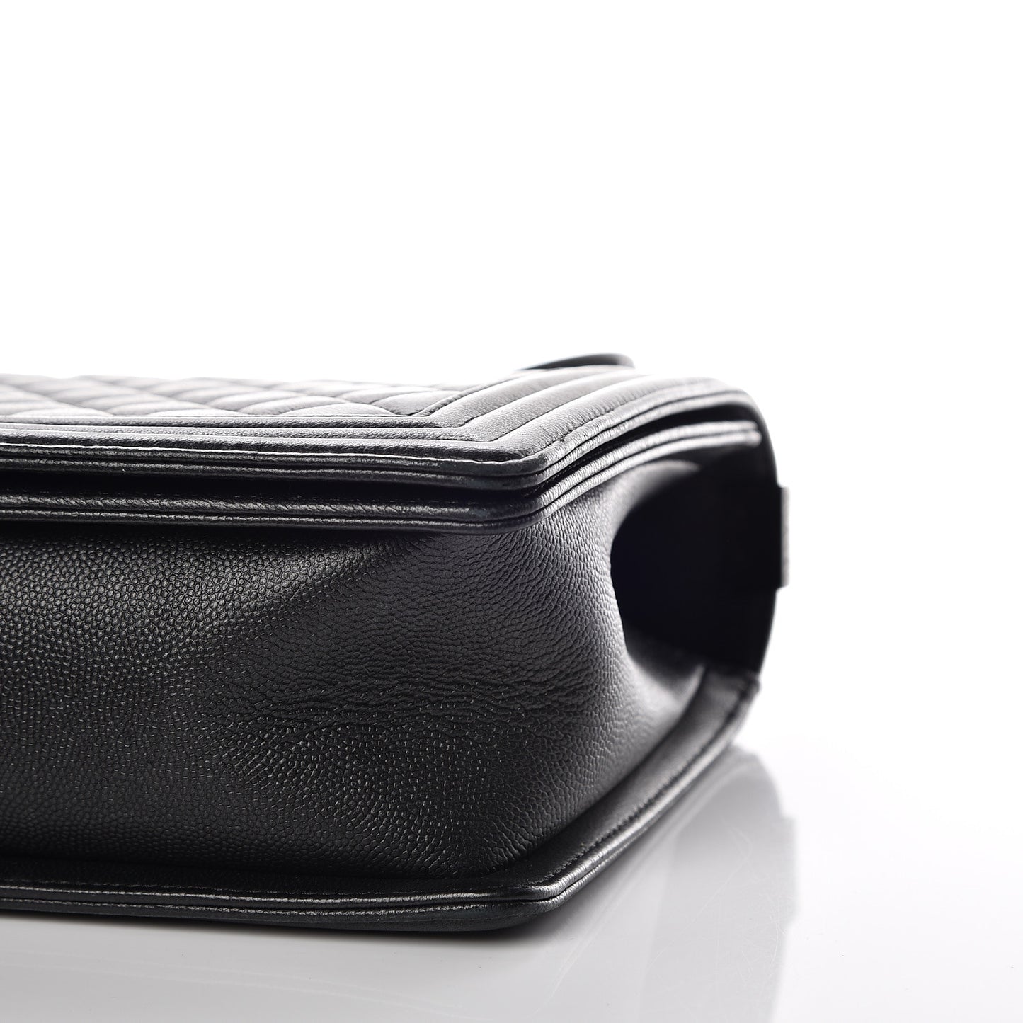 Caviar Quilted New Medium Boy Flap So Black