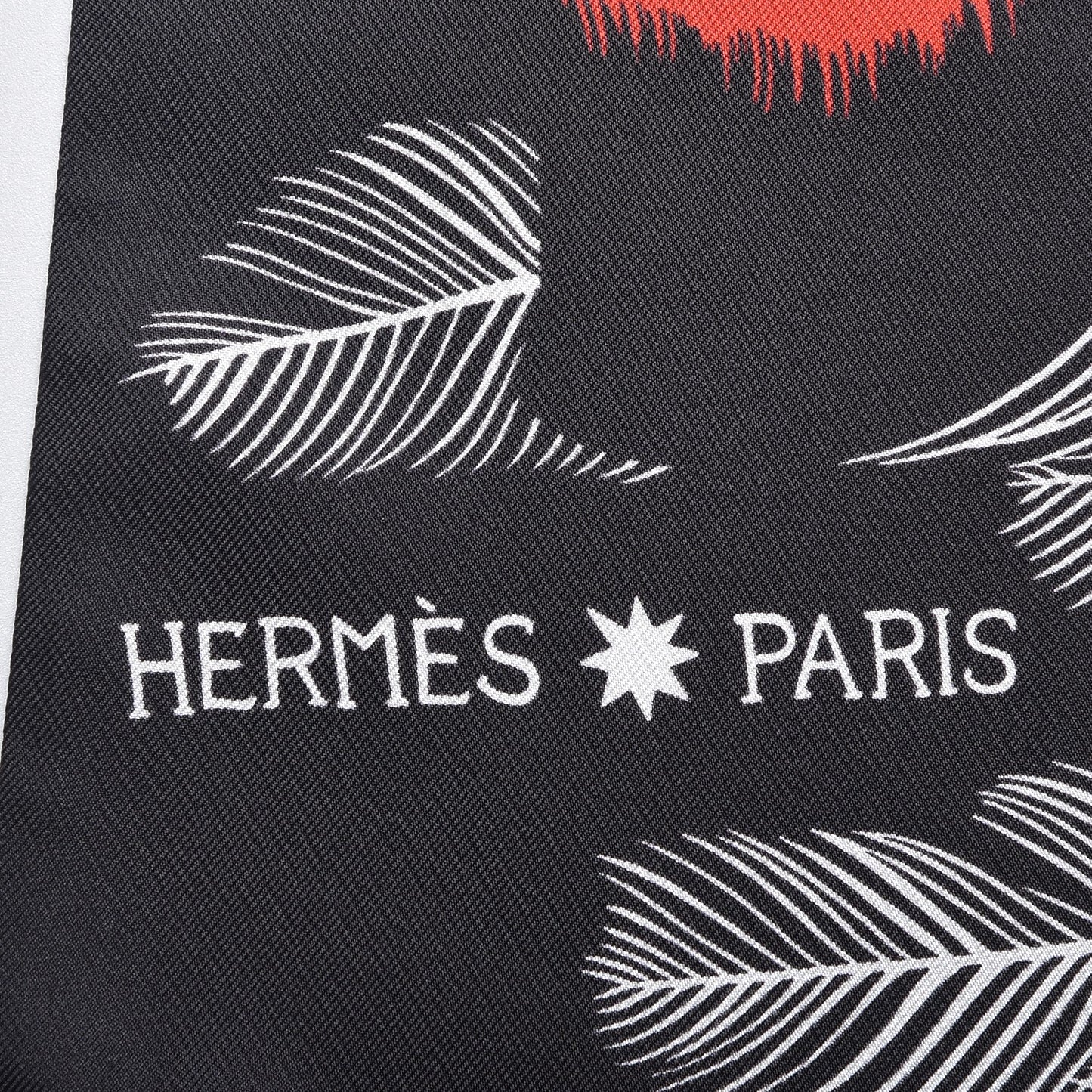 Silk Zebra Pegasus Maxi Twilly Noir Rouge Blanc