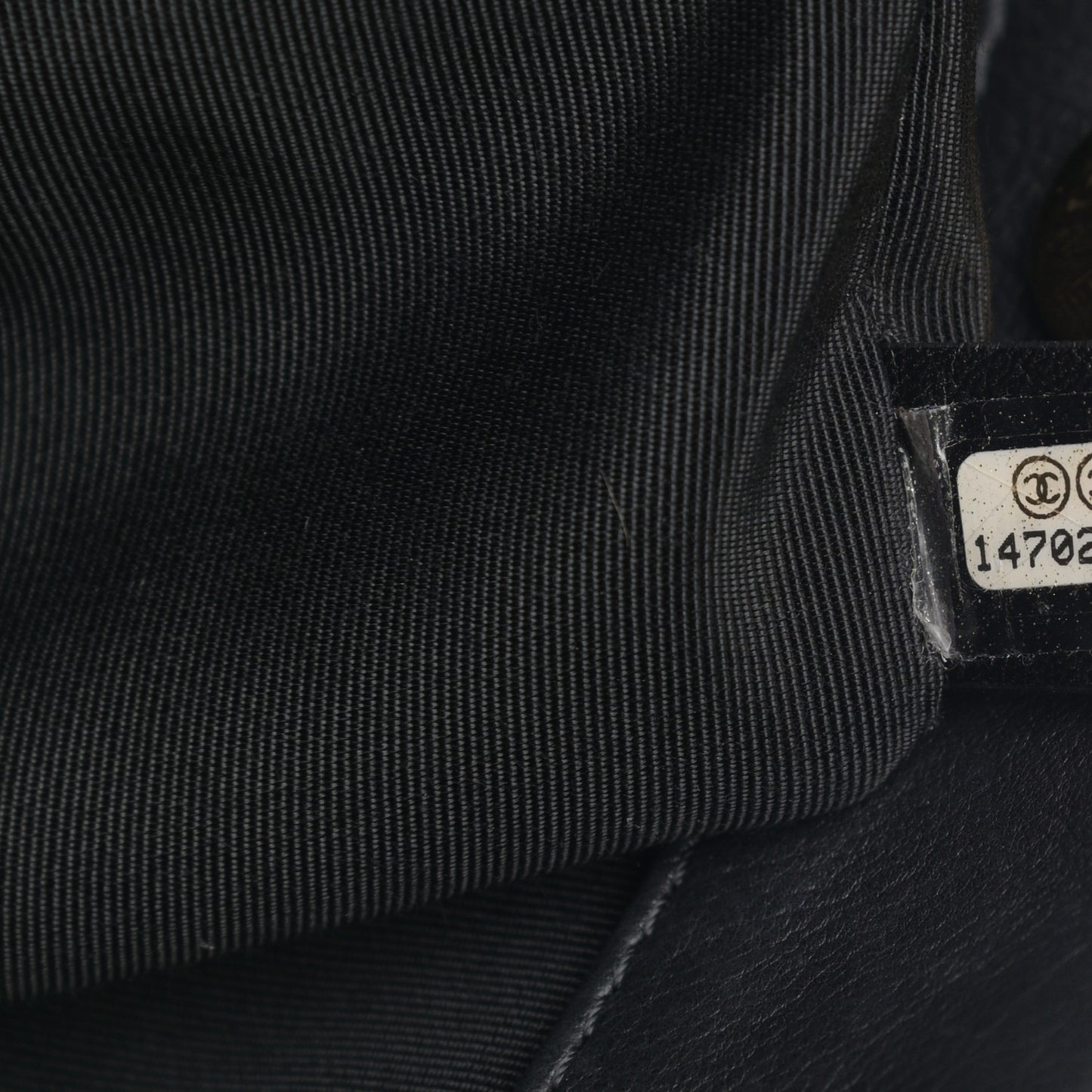 Calfskin Quilted Medium Chain Me Hobo Black