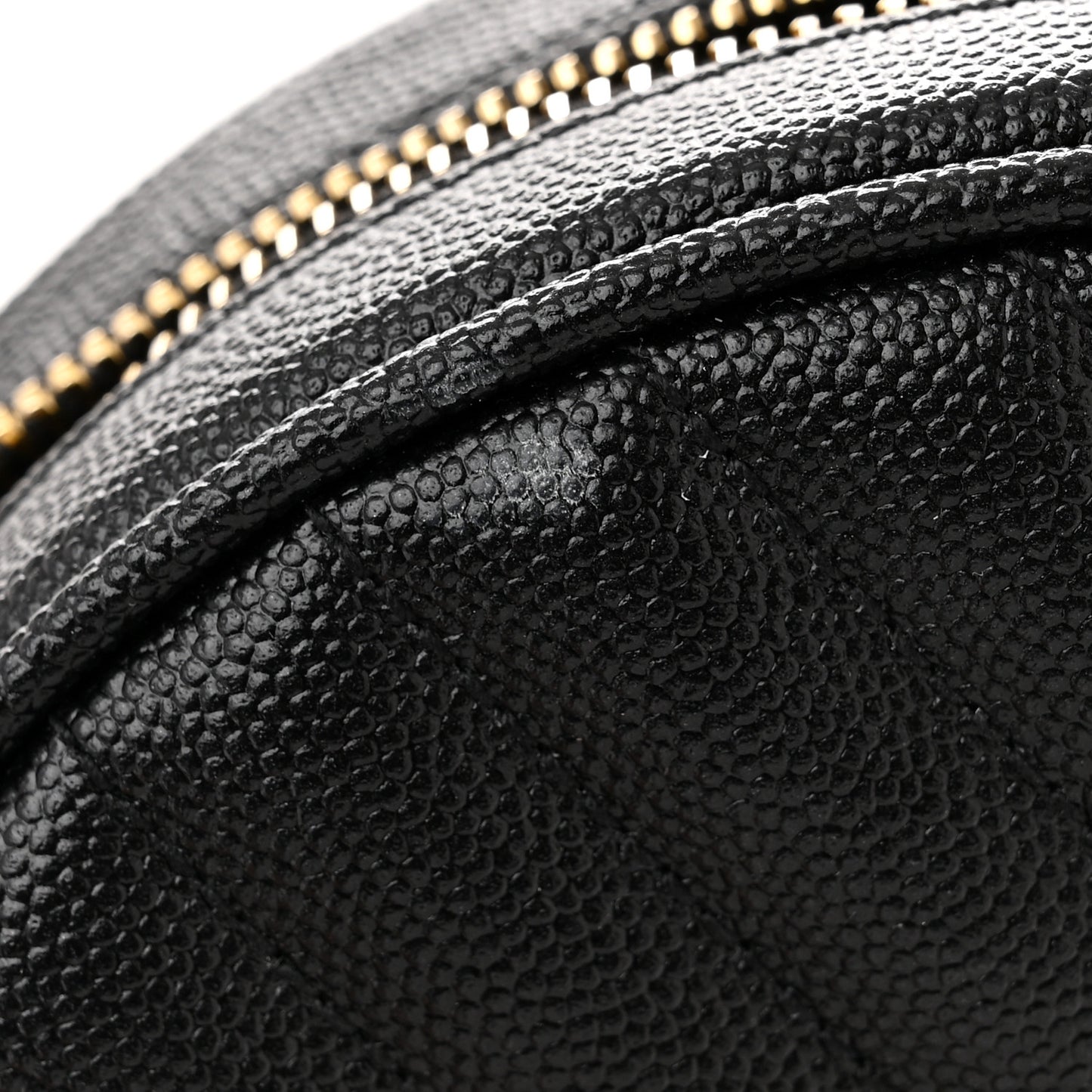 Grain De Poudre Matelasse Chevron Quilted Round Vinyle Camera Bag Black