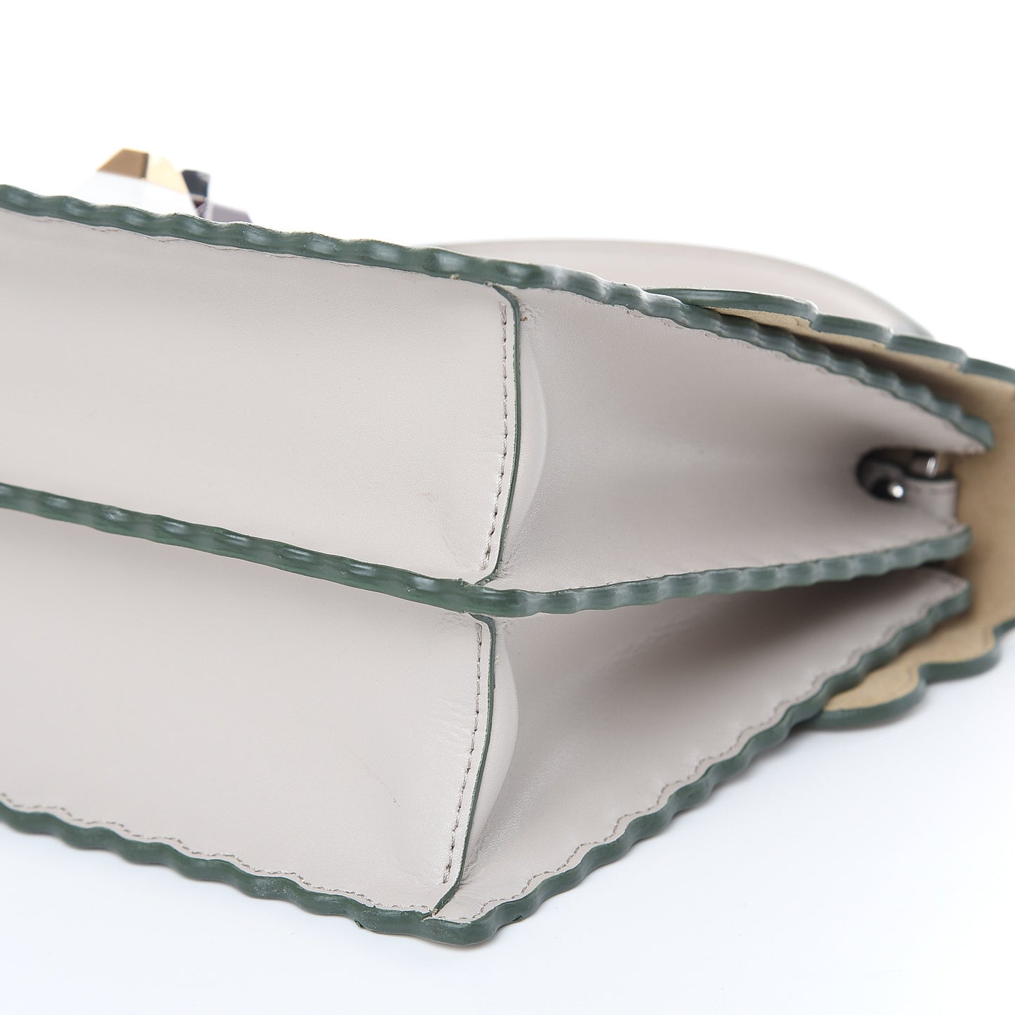 Vitello Liberty Scalloped Studded Kan I Shoulder Bag Grigio Polvere