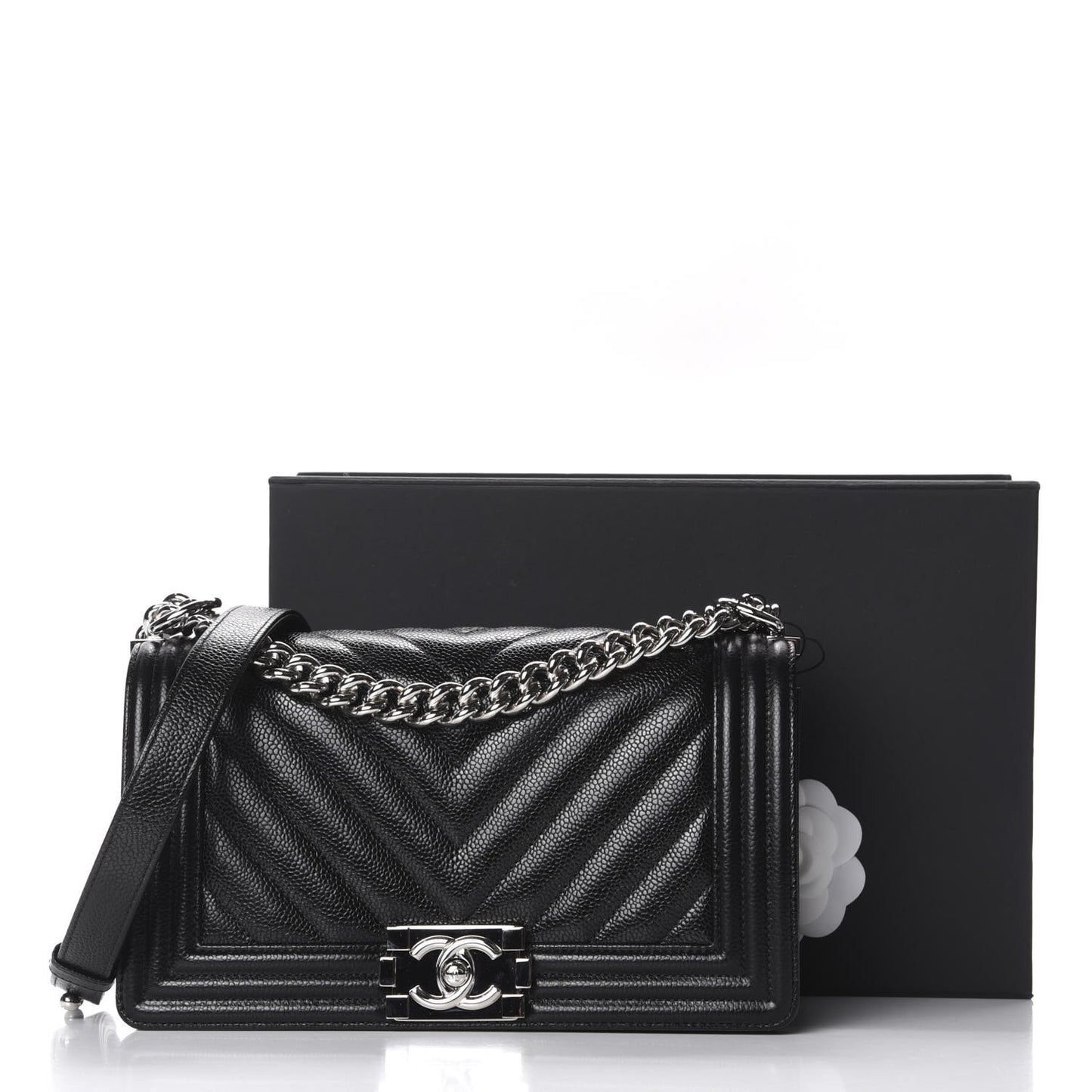 Caviar Chevron Quilted Medium Boy Flap Black