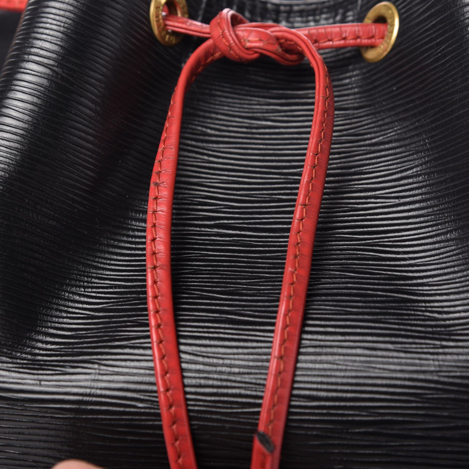 Louis Vuitton Epi Bi-Color Noe Castillan Red Black 12 of 13