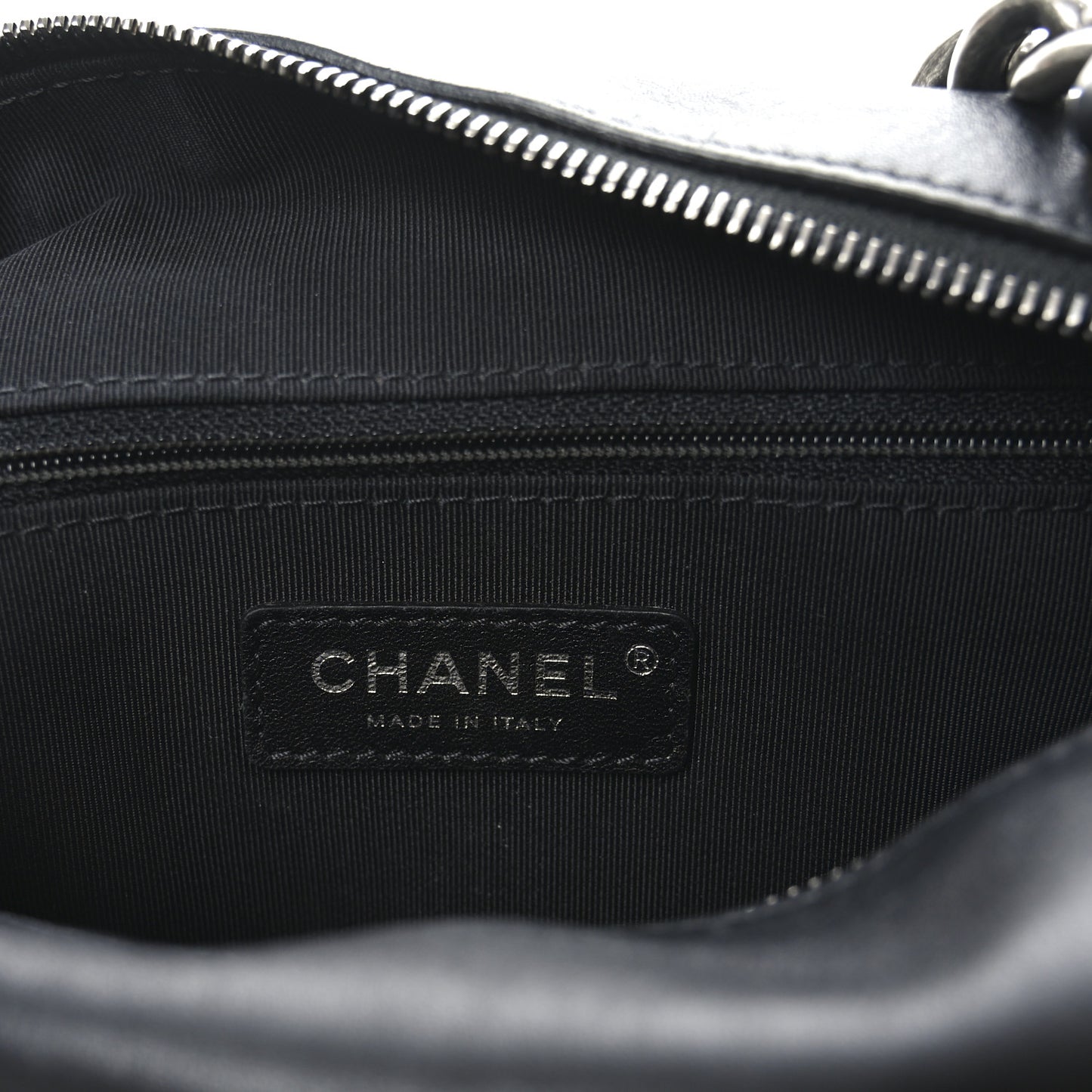 Calfskin Chain 20s Signature Hobo Black