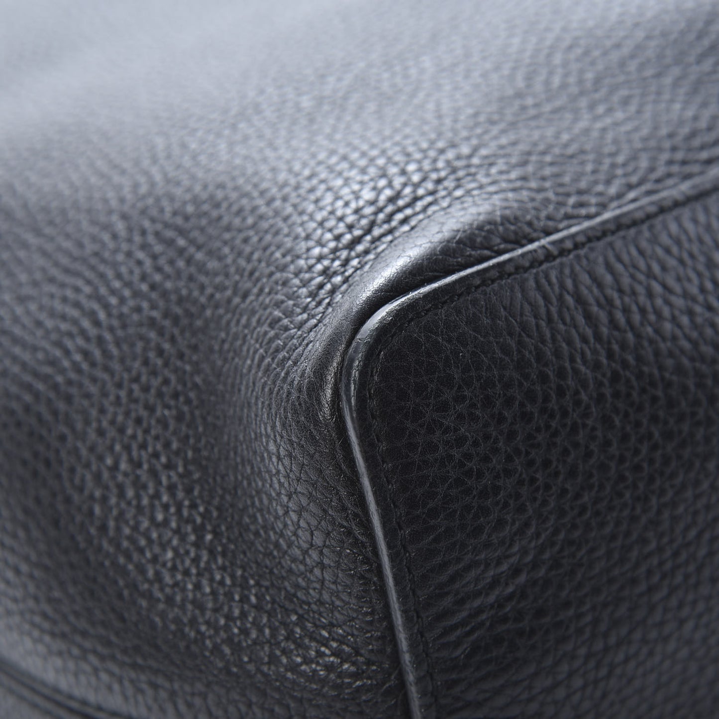 Pebbled Calfskin Large Soho Hobo Black