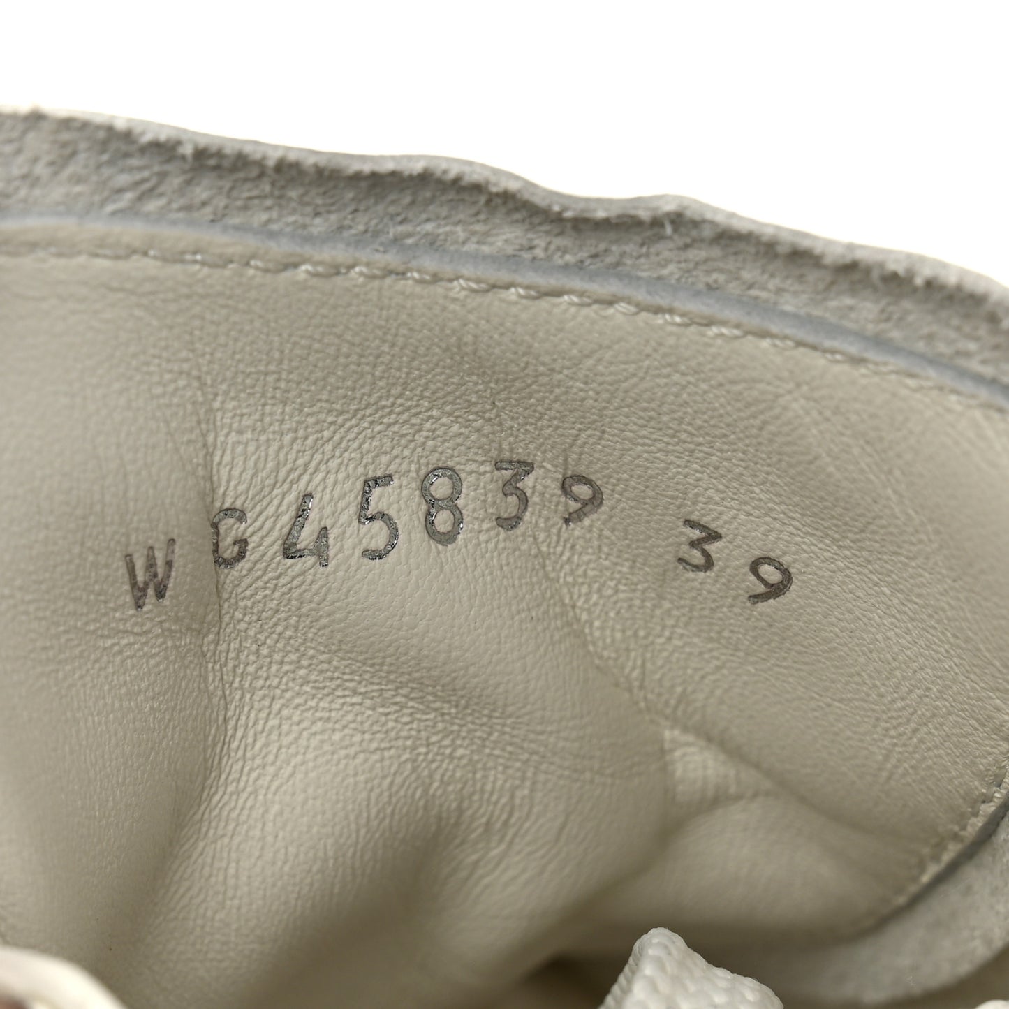 Laminated Calfskin Suede Quilted Womens CC Sneakers 39 Silver White Gray