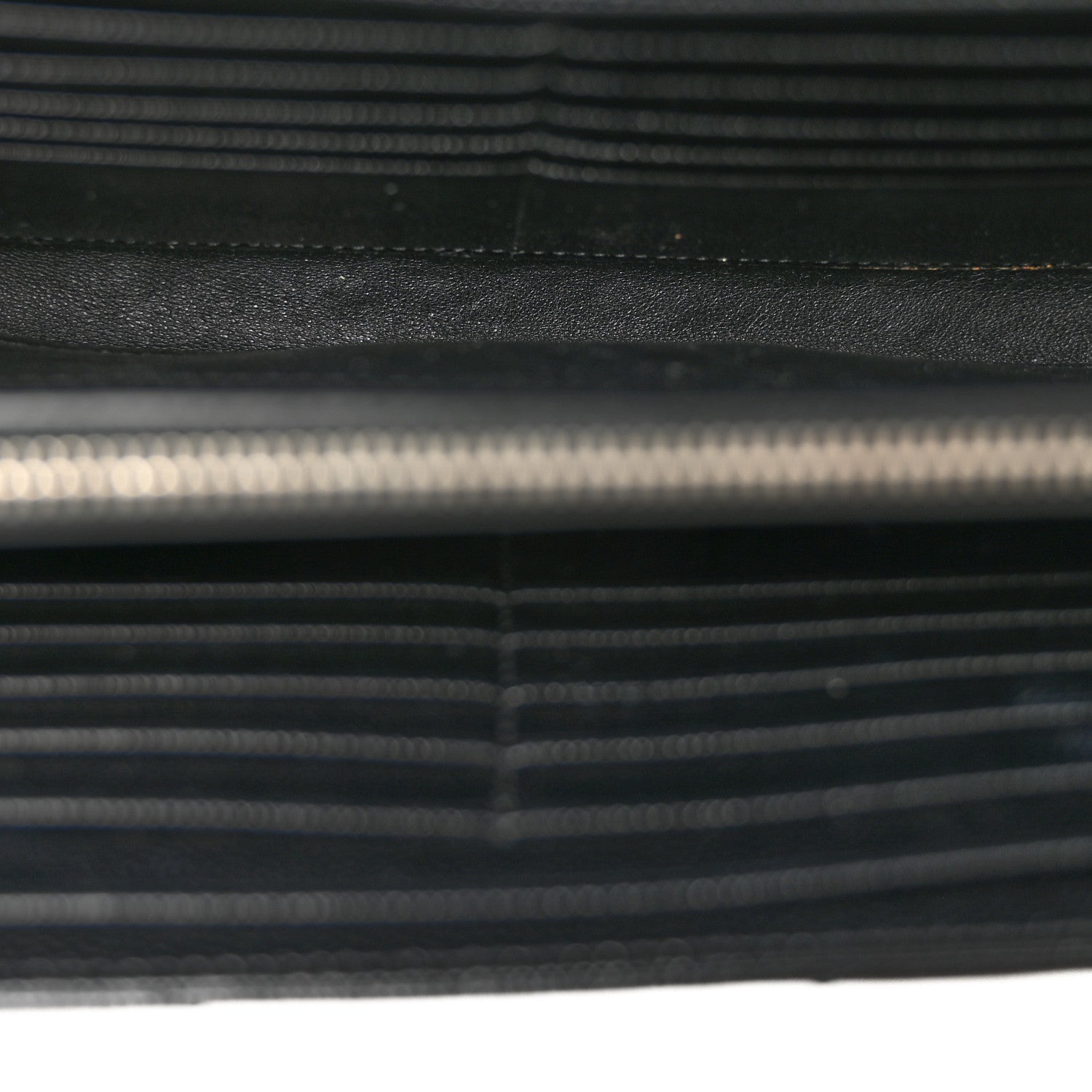 Saint Laurent Grain De Poudre Matelasse Chevron Monogram Chain Wallet Black 5 of 14