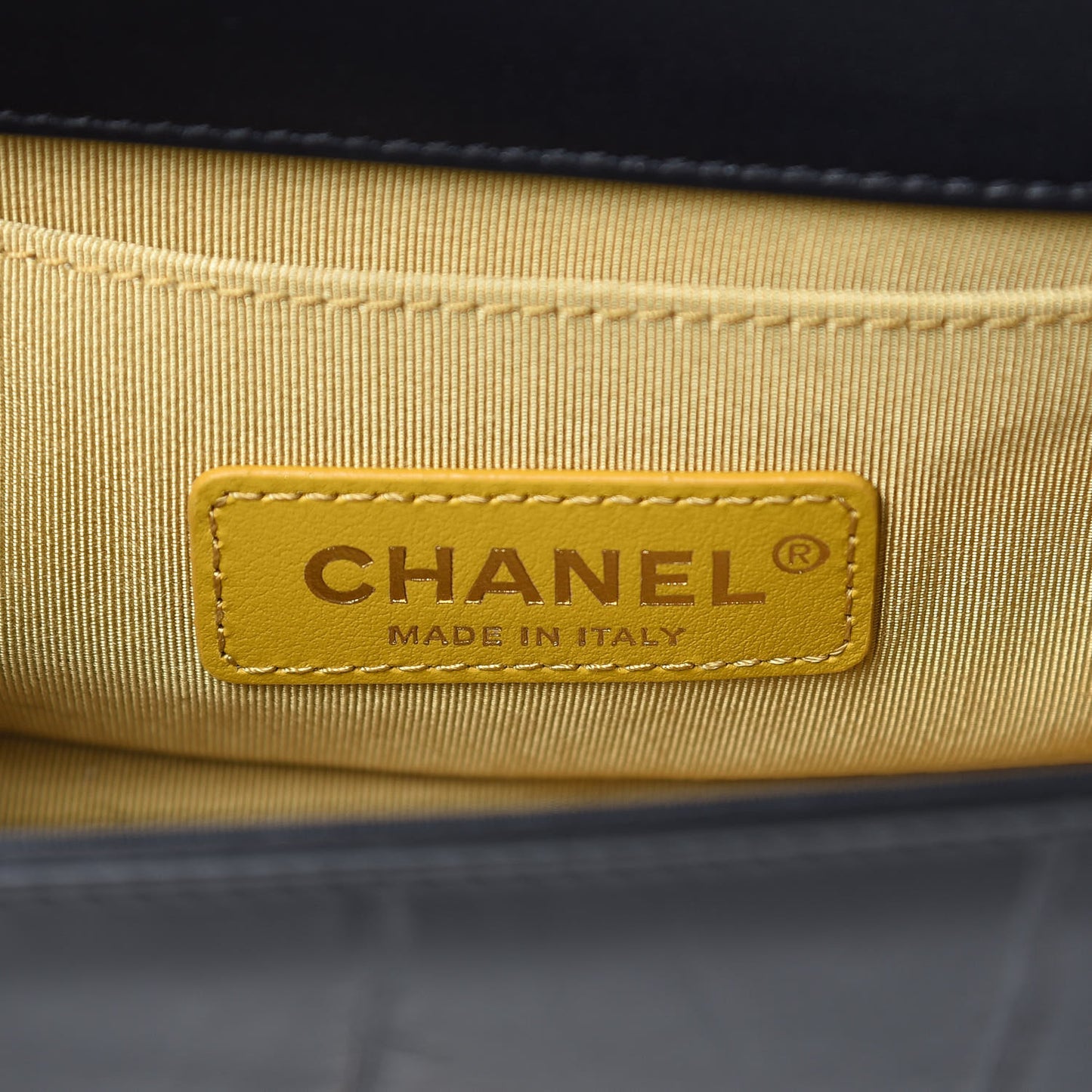 Calfskin Crocodile Embossed Graffiti Small Cocodile Boy Flap Black Gold
